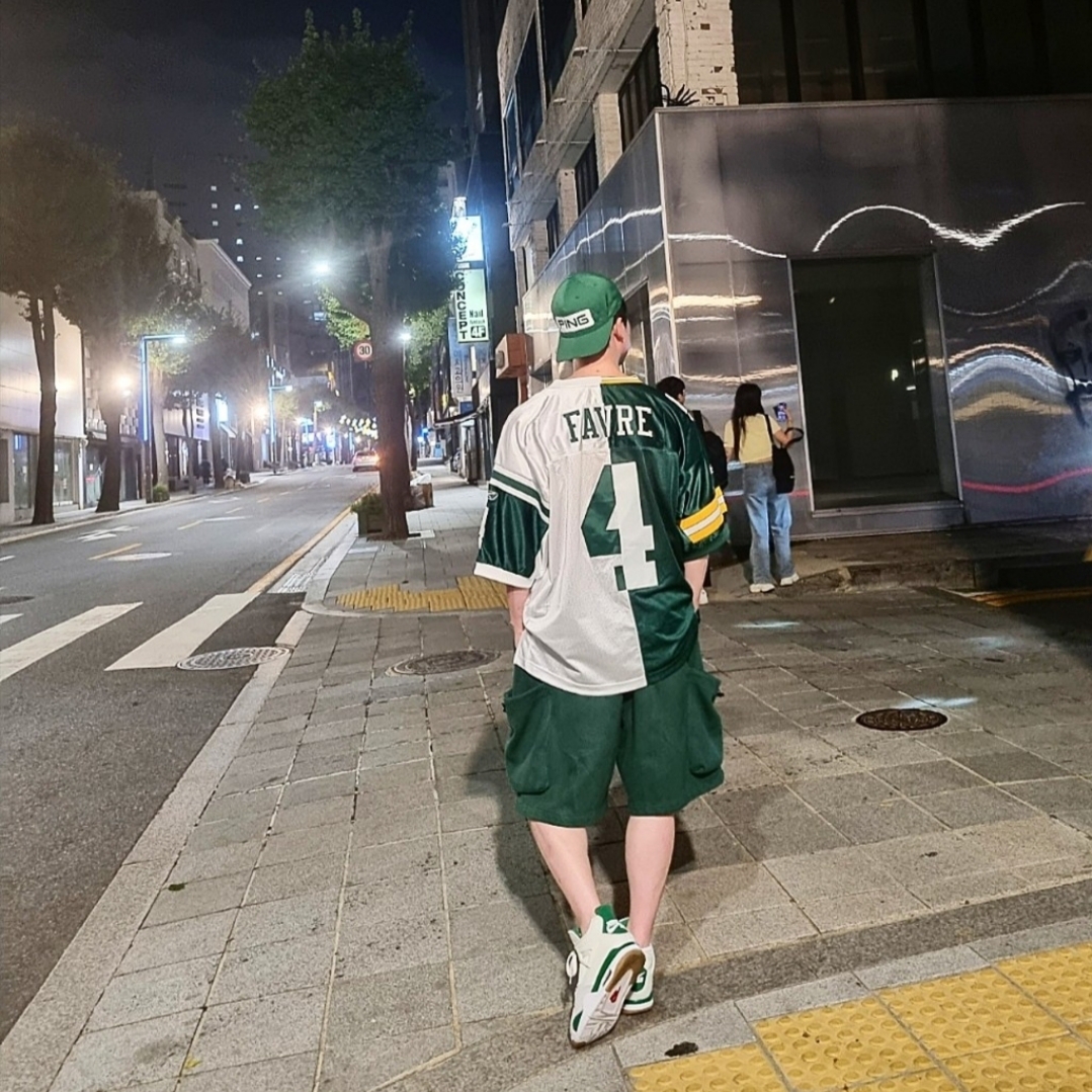 Jordan 4 x Nike SB Retro SP Pine Green 착용 스타일 - 1