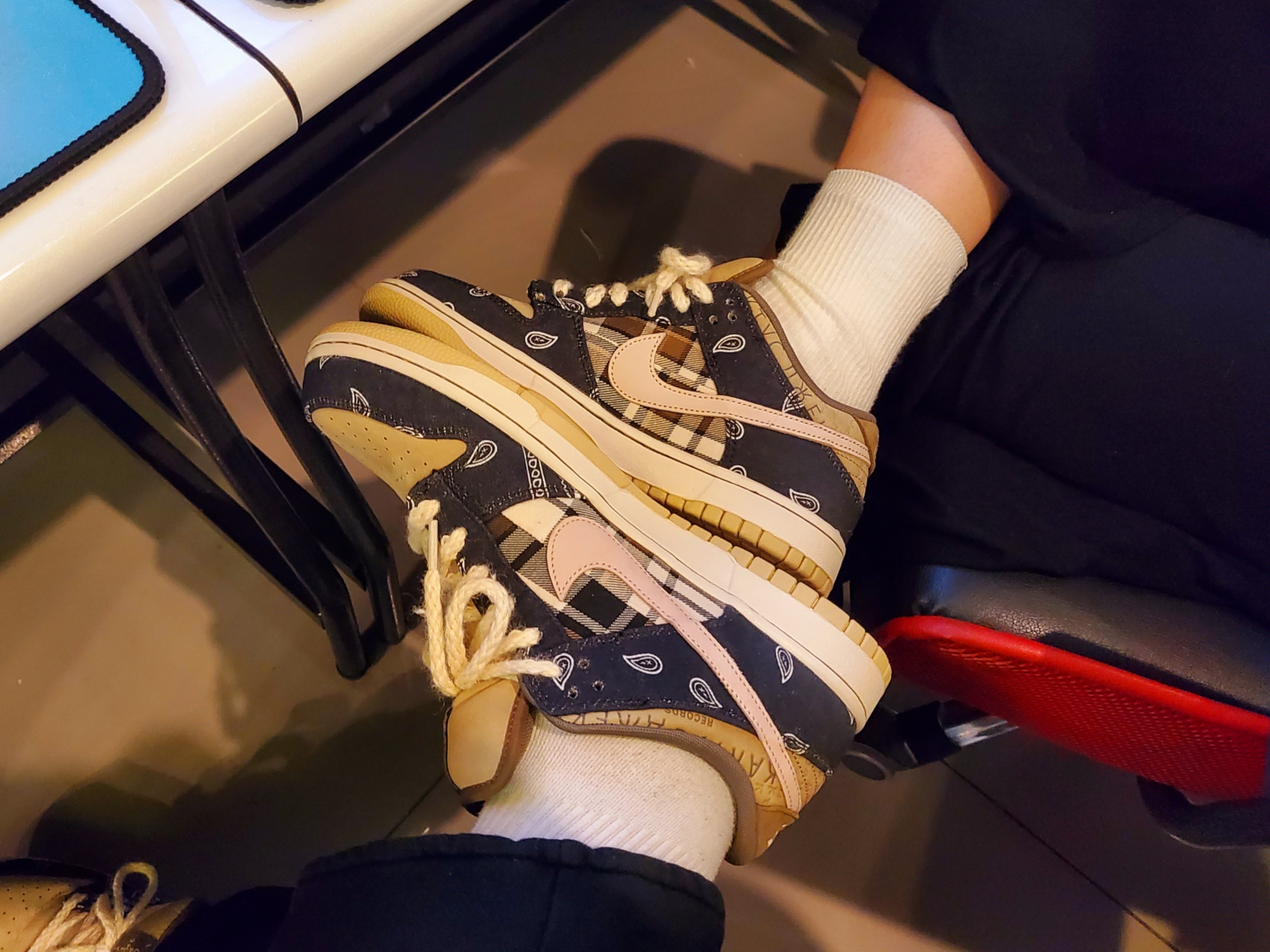 Nike x Travis Scott SB Dunk Low 착용 스타일 - 3