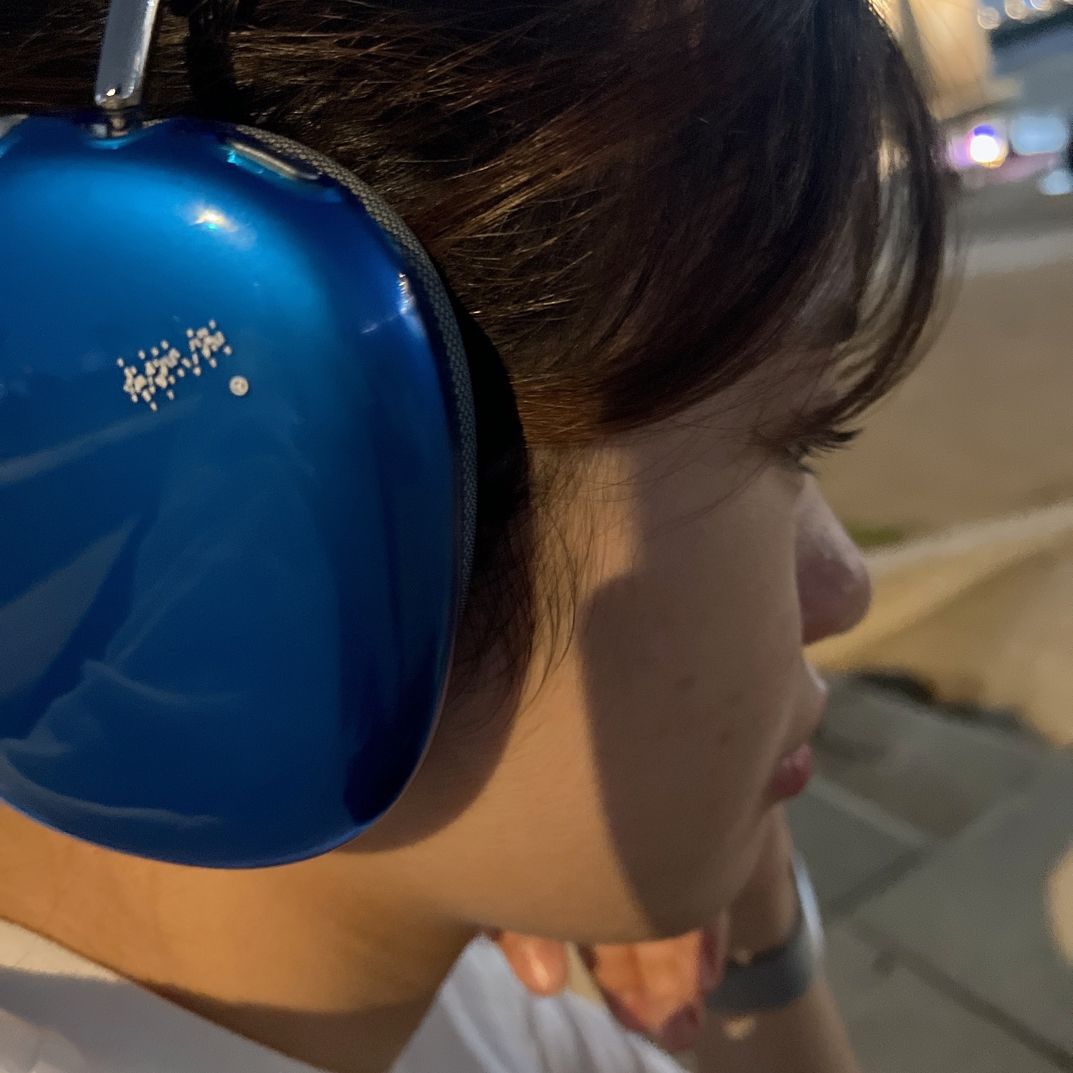 Ader Error Standic AirPods Max Case Z-Blue, Apple AirPods Max Lightning Sky Blue (Korean Ver.) 착용 스타일