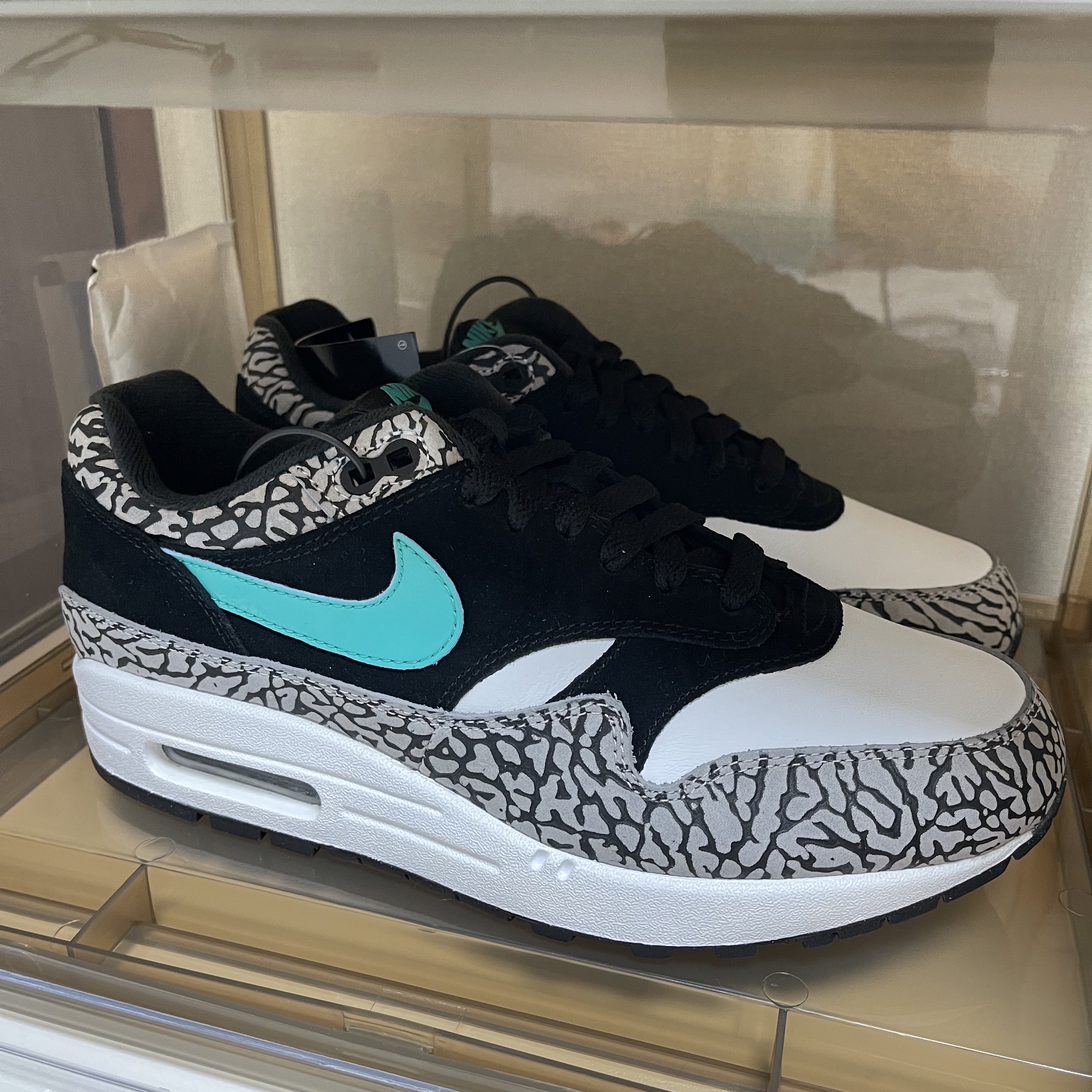 NIke x Atmos Air Max 1 Elephant 2017 착용 스타일