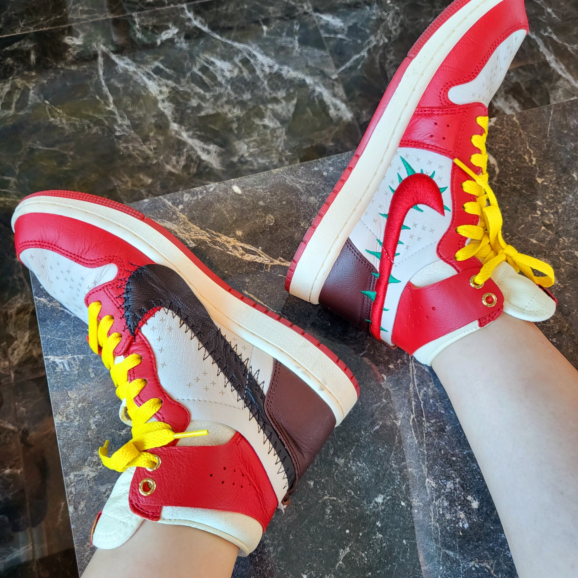 (W) Jordan 1 x Teyana Taylor Zoom CMFT 2 Gym Red 착용 스타일