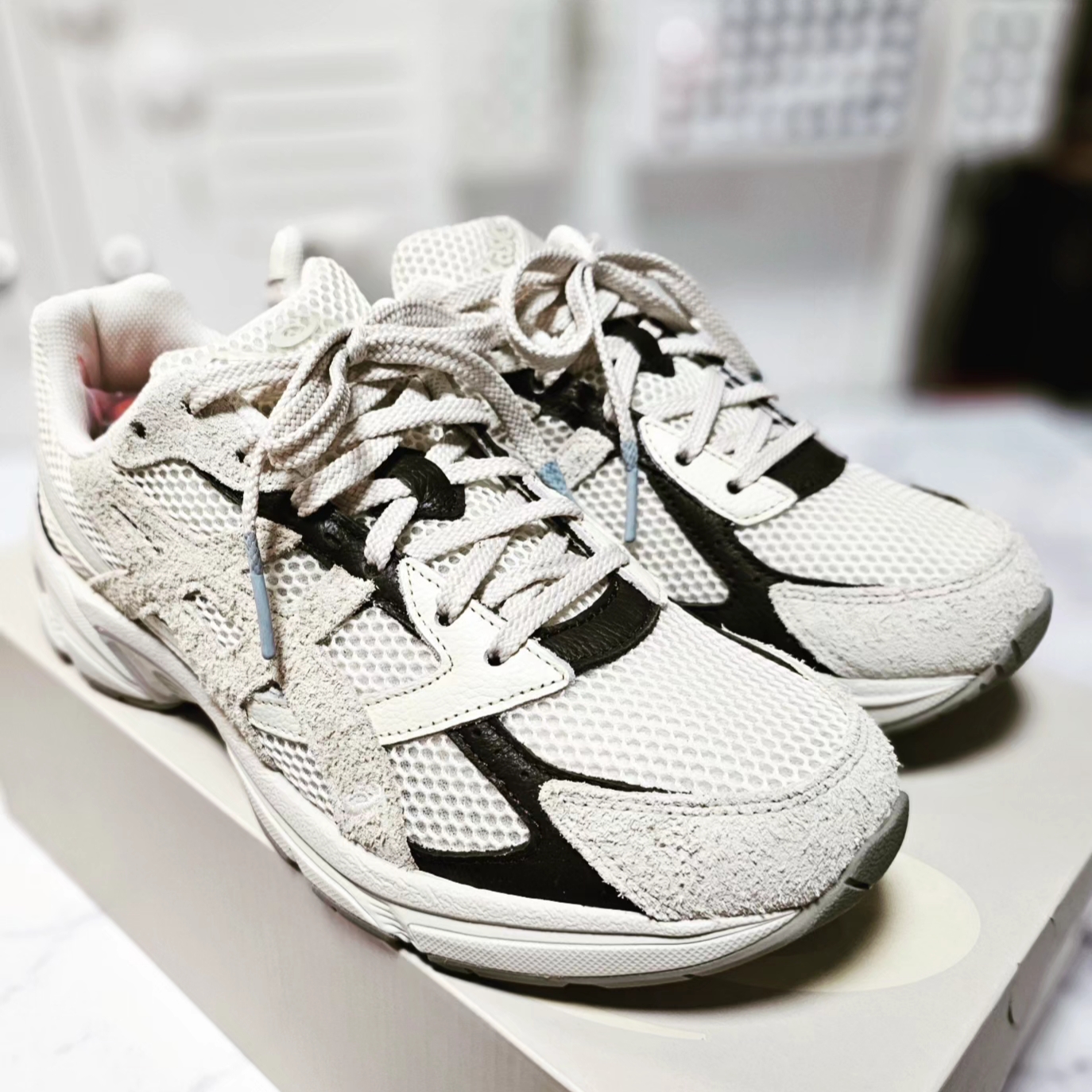 Asics x Hal Studios Gel-1130 MK-III Glacier 착용 스타일 - 2