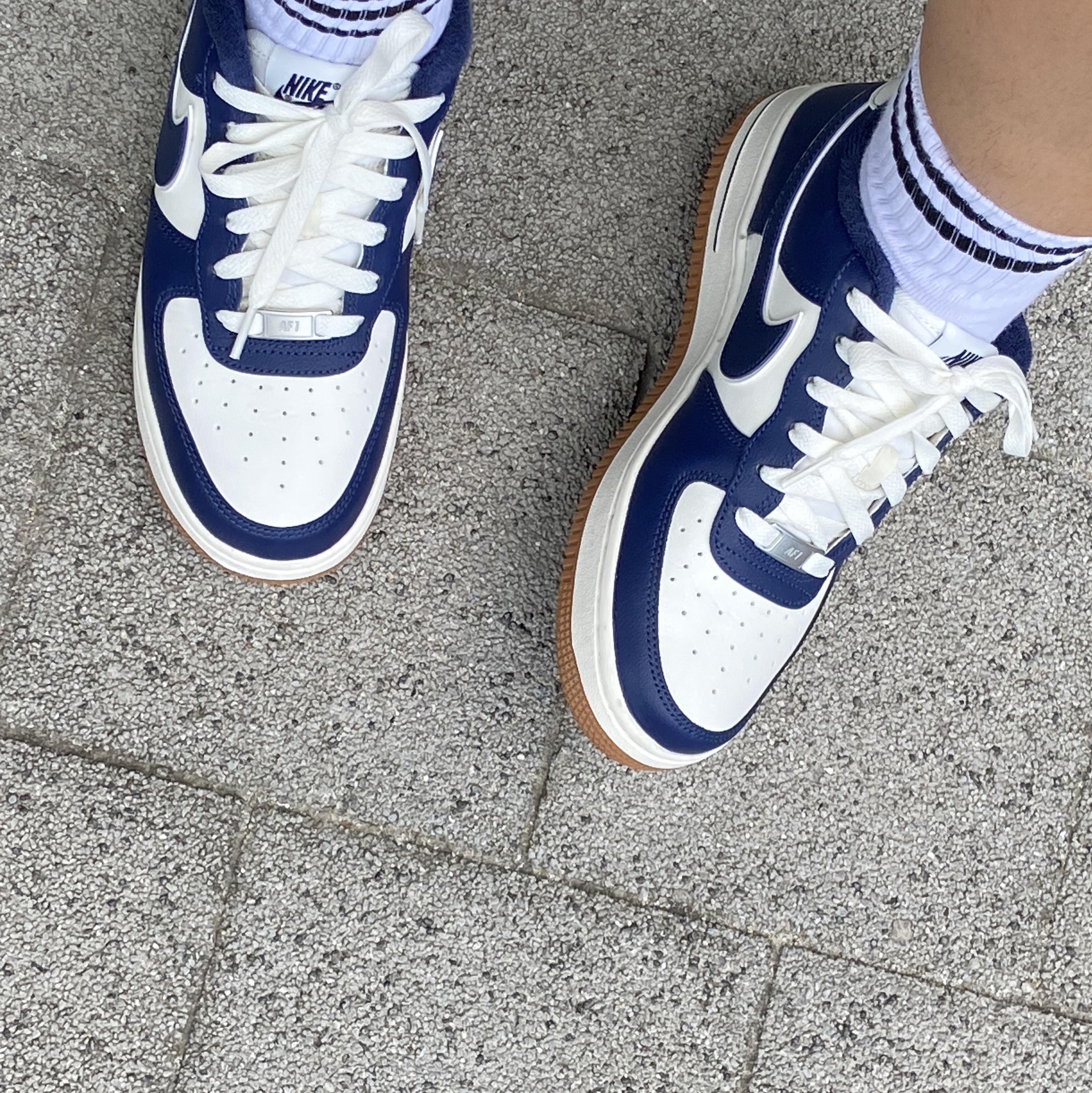 (GS) Nike Air Force 1 LV8 3 Midnight Navy 착용 스타일