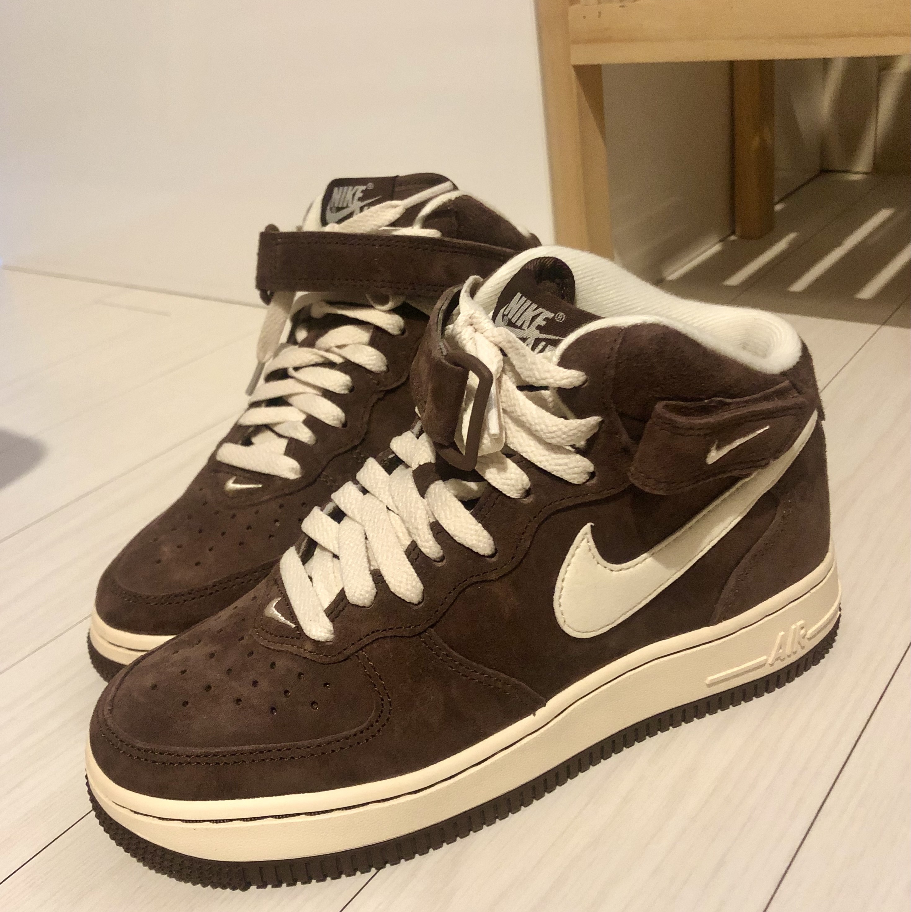 Nike Air Force 1 Mid '07 QS Chocolate 착용 스타일