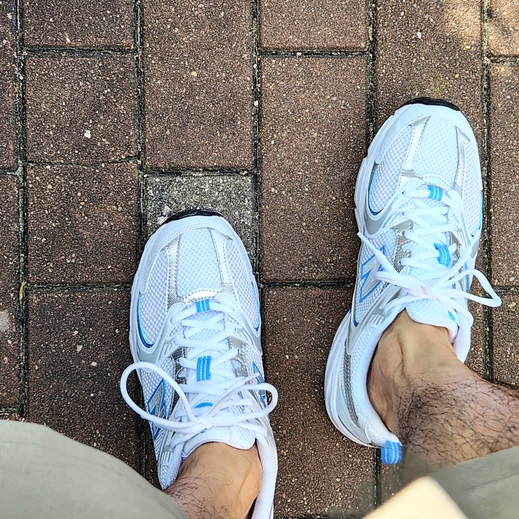 New Balance 530 Sky Blue 착용 스타일