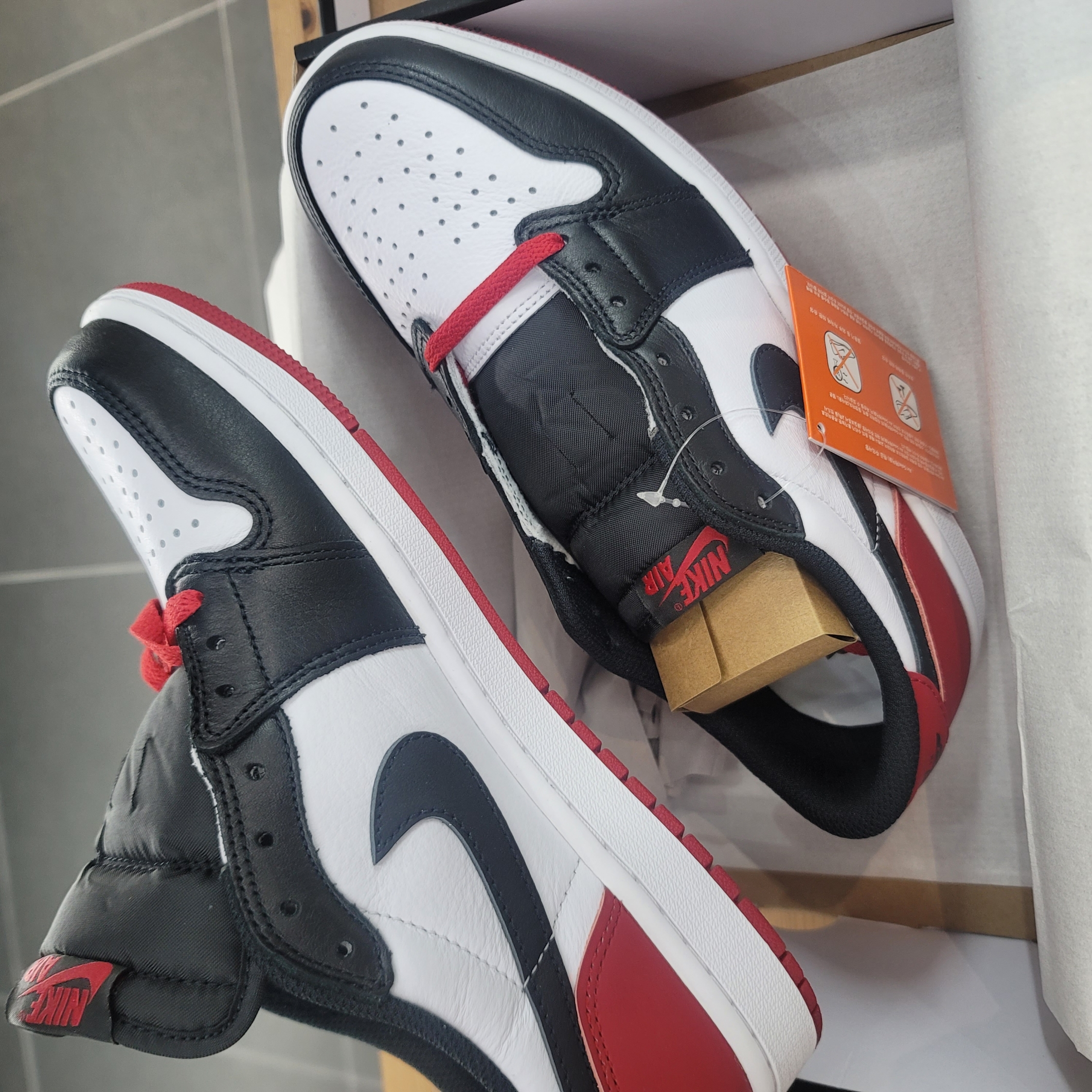 Jordan 1 Retro Low OG Black Toe 착용 스타일 - 1