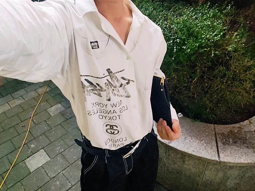 Stussy World Tour Shirt White 착용 스타일