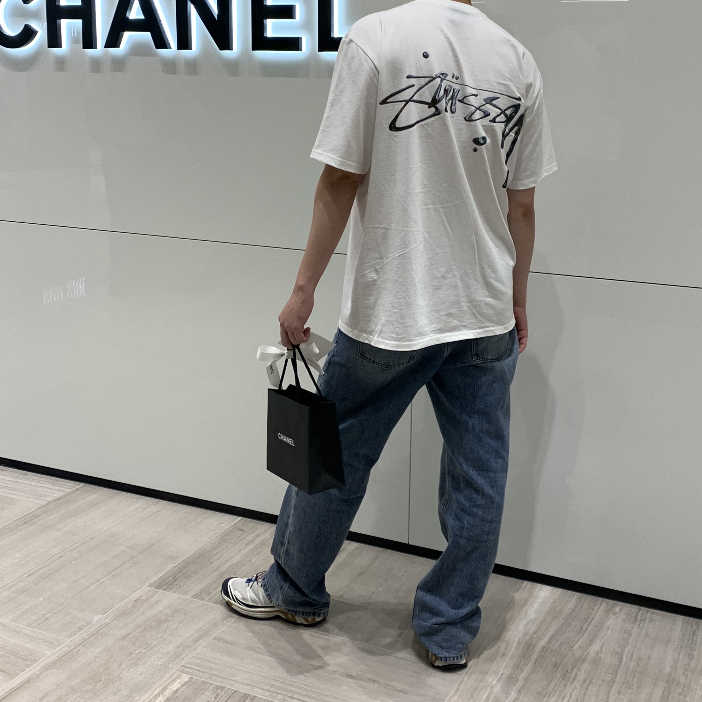 Stussy Mercury T-Shirt White, Salomon XT-6 Lunar Rock Dark Sapphire 착용 스타일