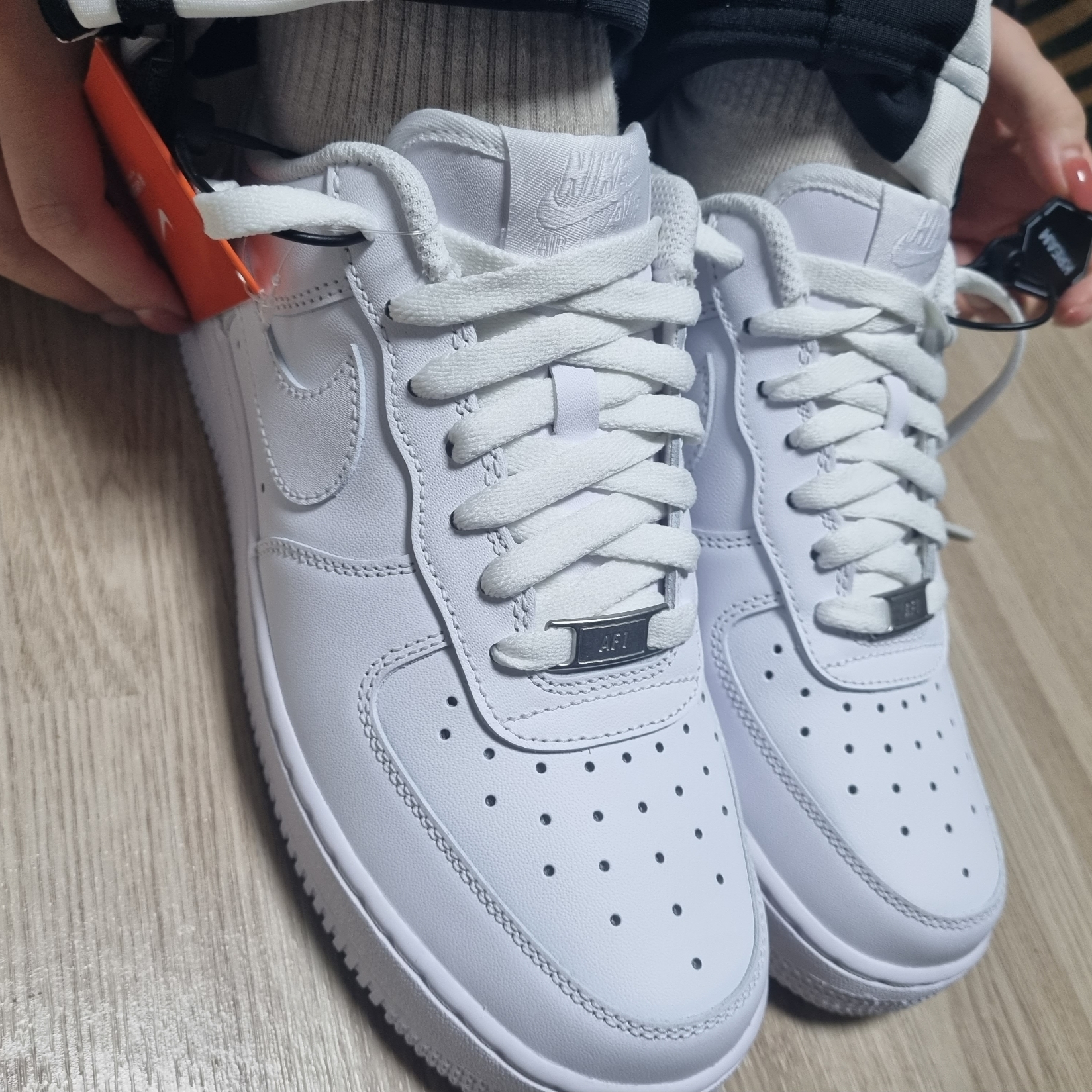 Nike Air Force 1 '07 Low White 착용 스타일 - 2