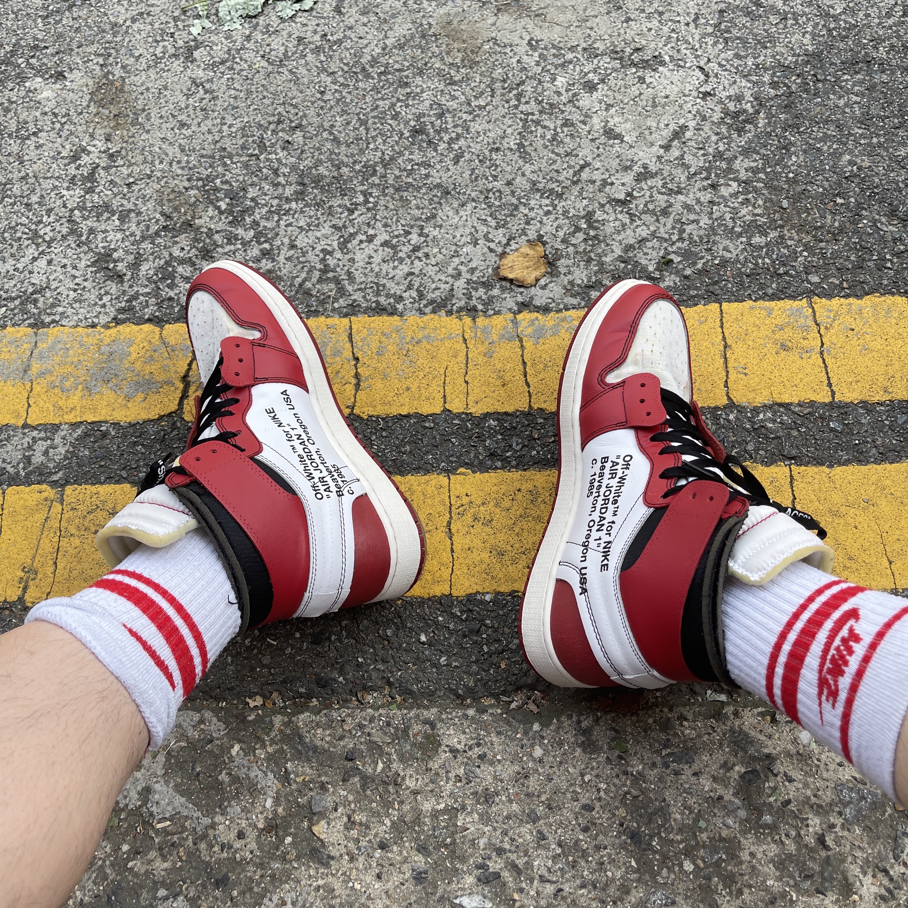 Jordan 1 x Off-White Retro High Chicago The Ten 착용 스타일 - 2