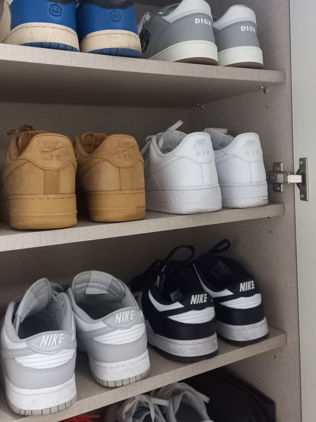 Nike Air Force 1 '07 Low White, Nike Dunk Low Retro Black 착용 스타일