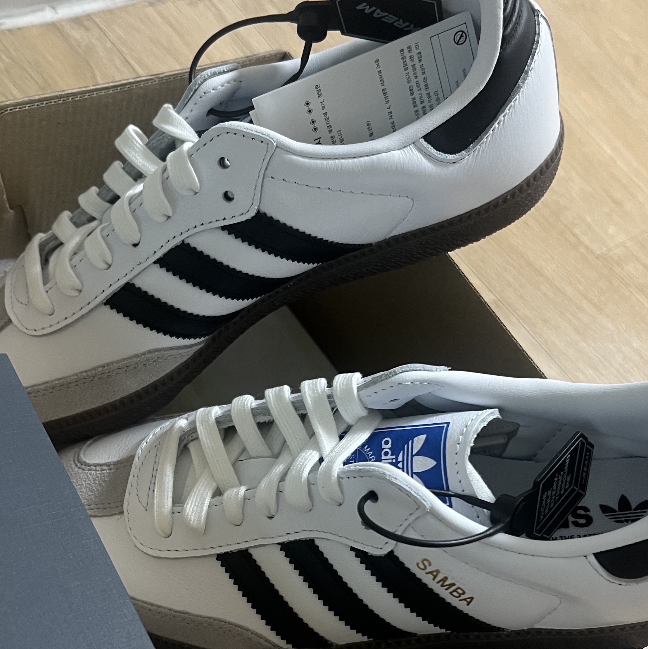 Adidas Samba OG Cloud White 착용 스타일 - 3