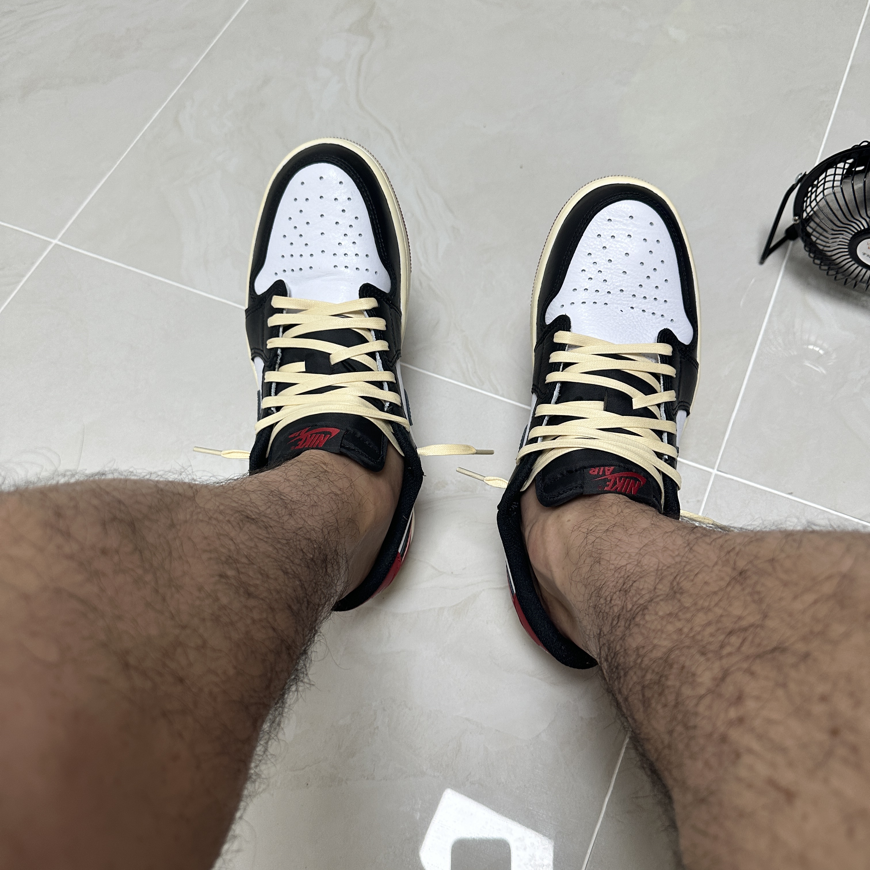 Jordan 1 Retro Low OG Black Toe 착용 스타일 - 1