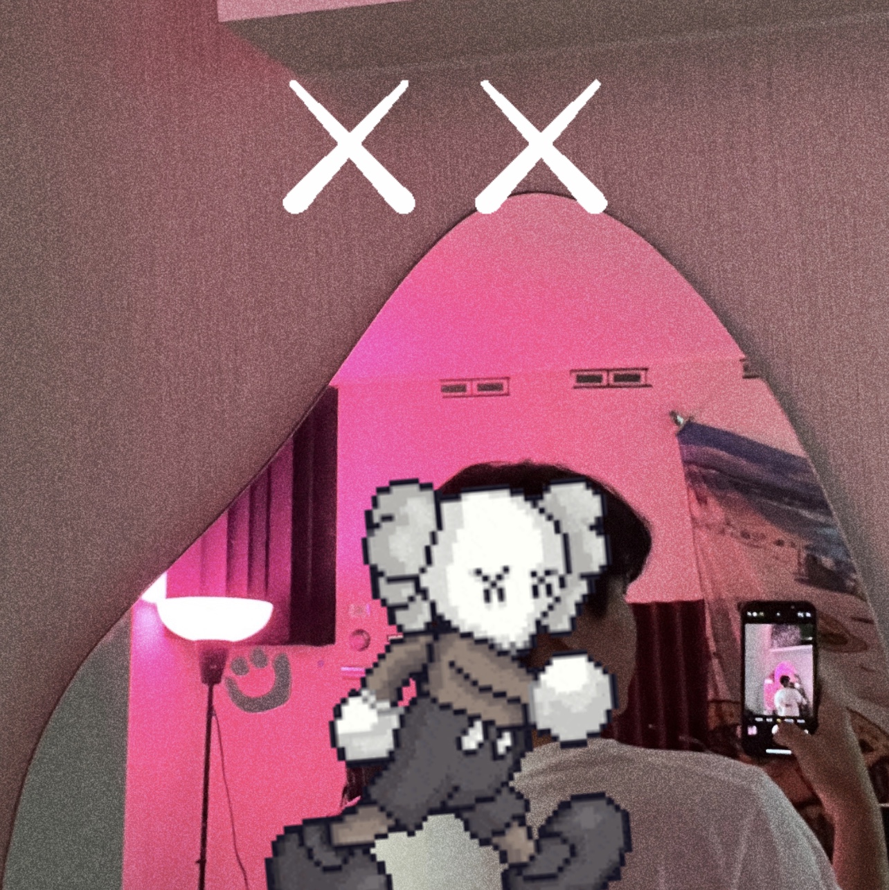 Uniqlo UT x Kaws Short Sleeve Graphic T-Shirt White, Uniqlo UT x Kaws Short Sleeve Graphic T-Shirt Black 착용 스타일 - 1