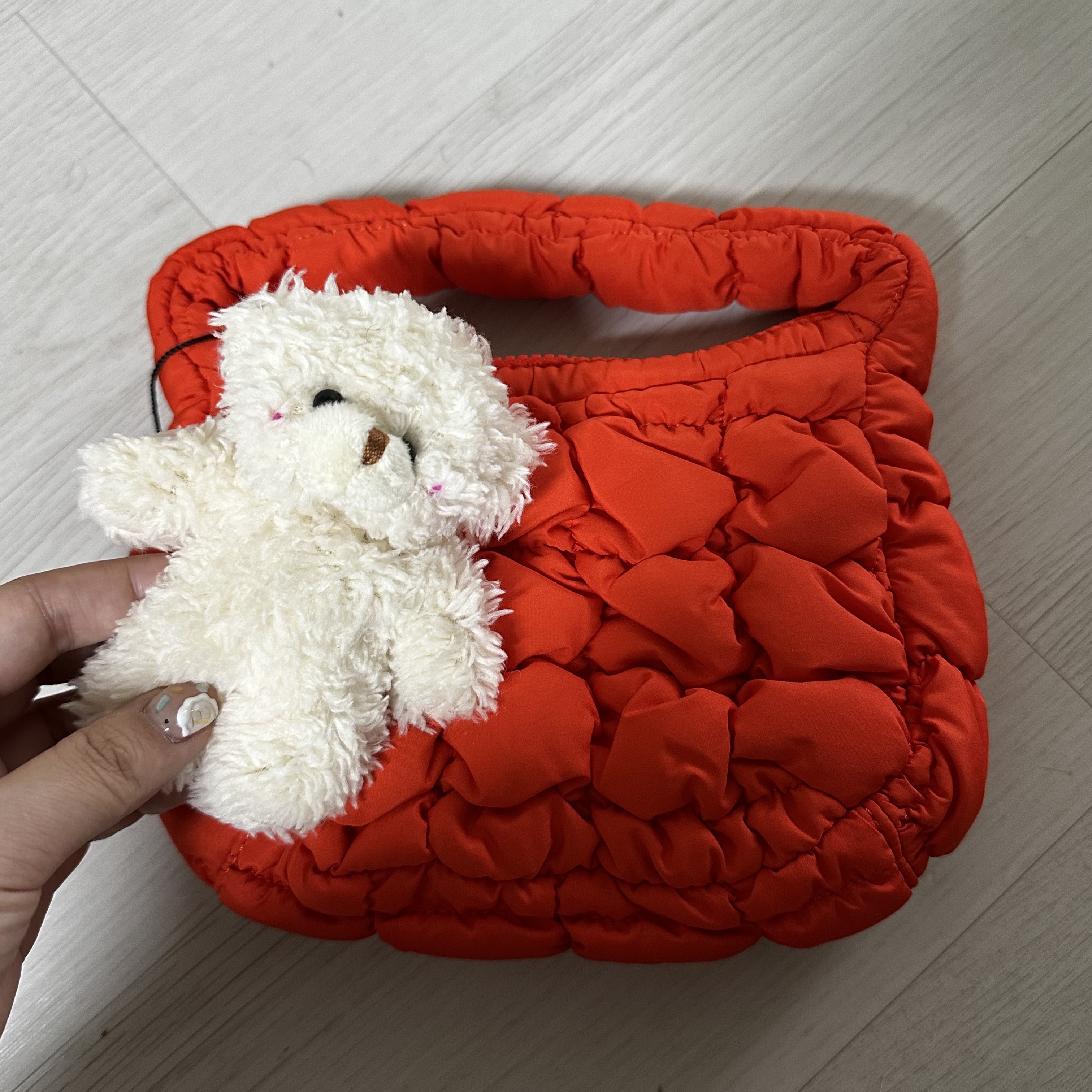 COS Quilted Micro Bag Orange 착용 스타일