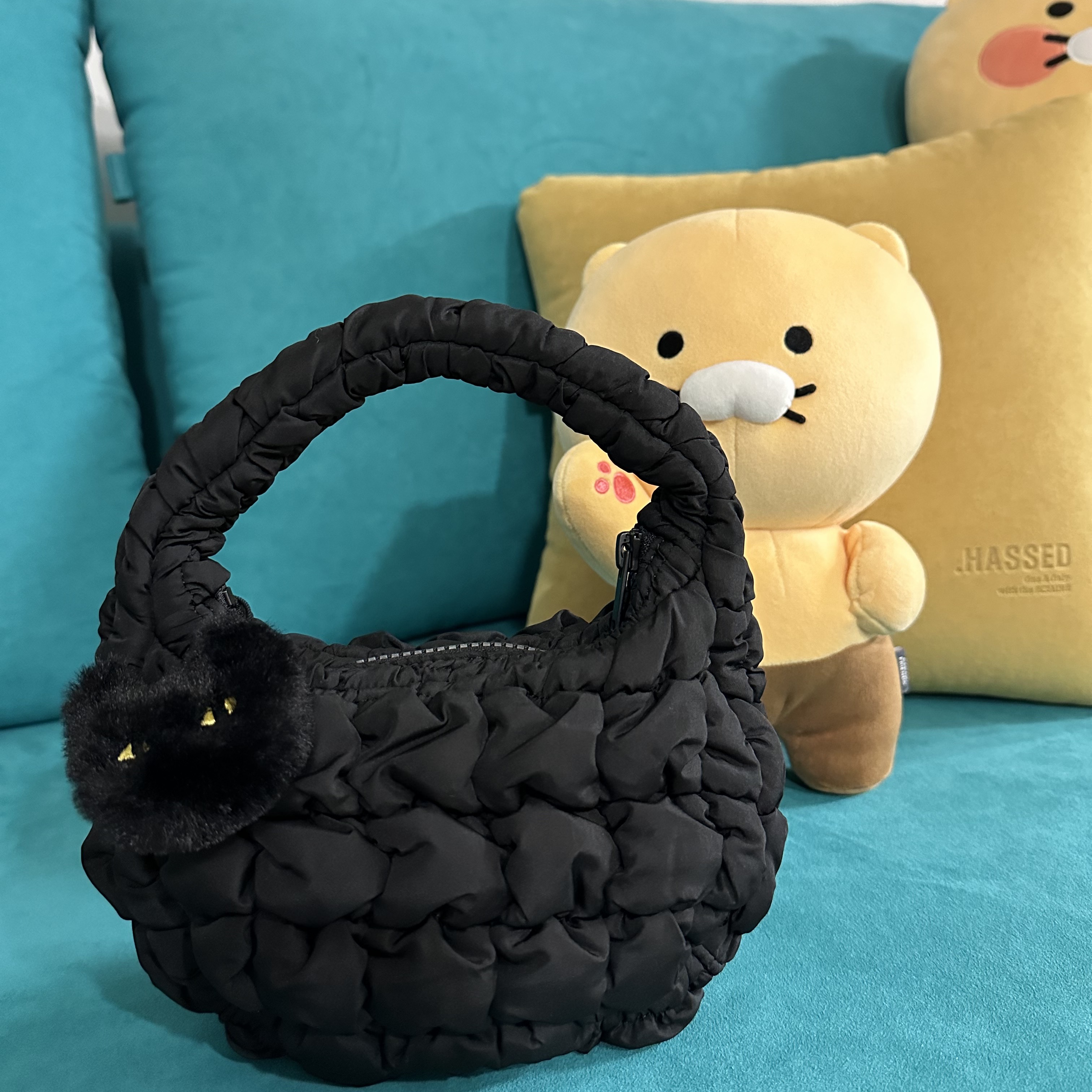 COS Quilted Micro Bag Black 착용 스타일