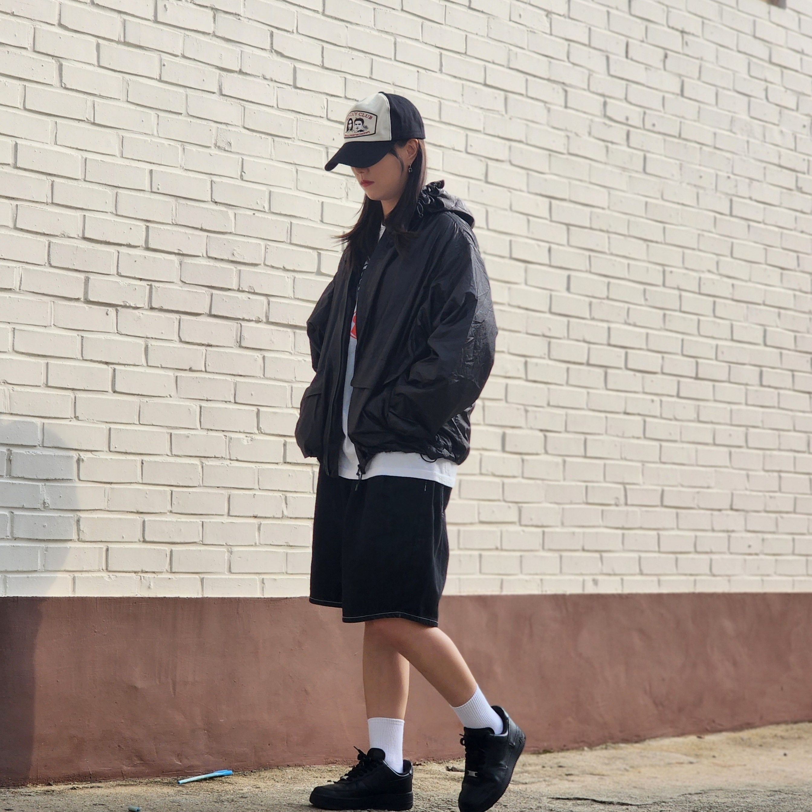 Stussy x Cactus Plant Flea Market International T-Shirt White, (W) Nike Air Force 1 '07 Low Triple Black 착용 스타일 - 2