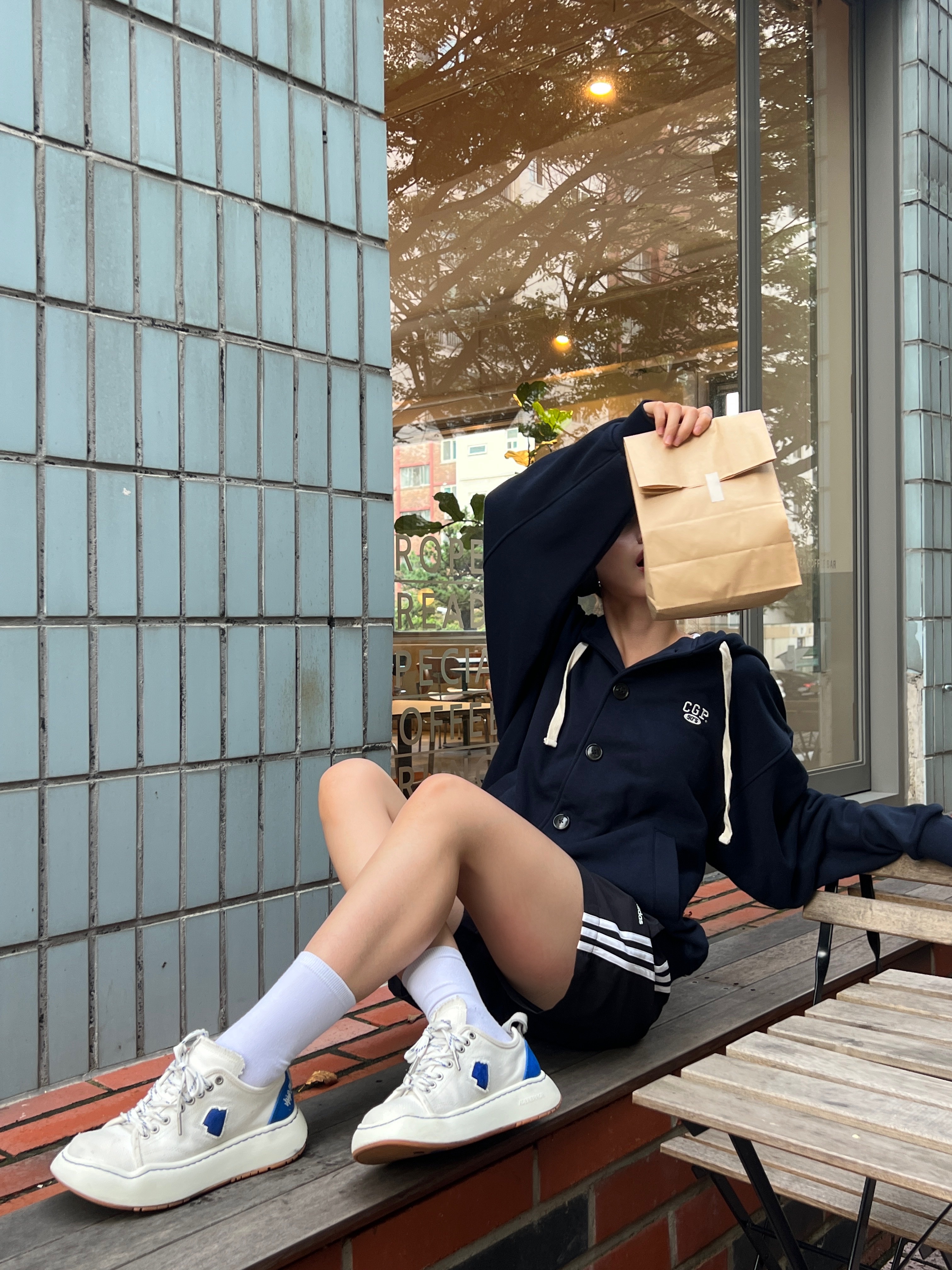 Ader Error Log; Canv White, Adidas Adicolor Classics 3-Stripes Swim Shorts Black - KR Sizing 착용 스타일 - 2