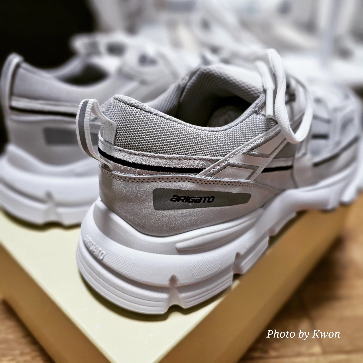 Axel Arigato Marathon R-Trail White 착용 스타일 - 4