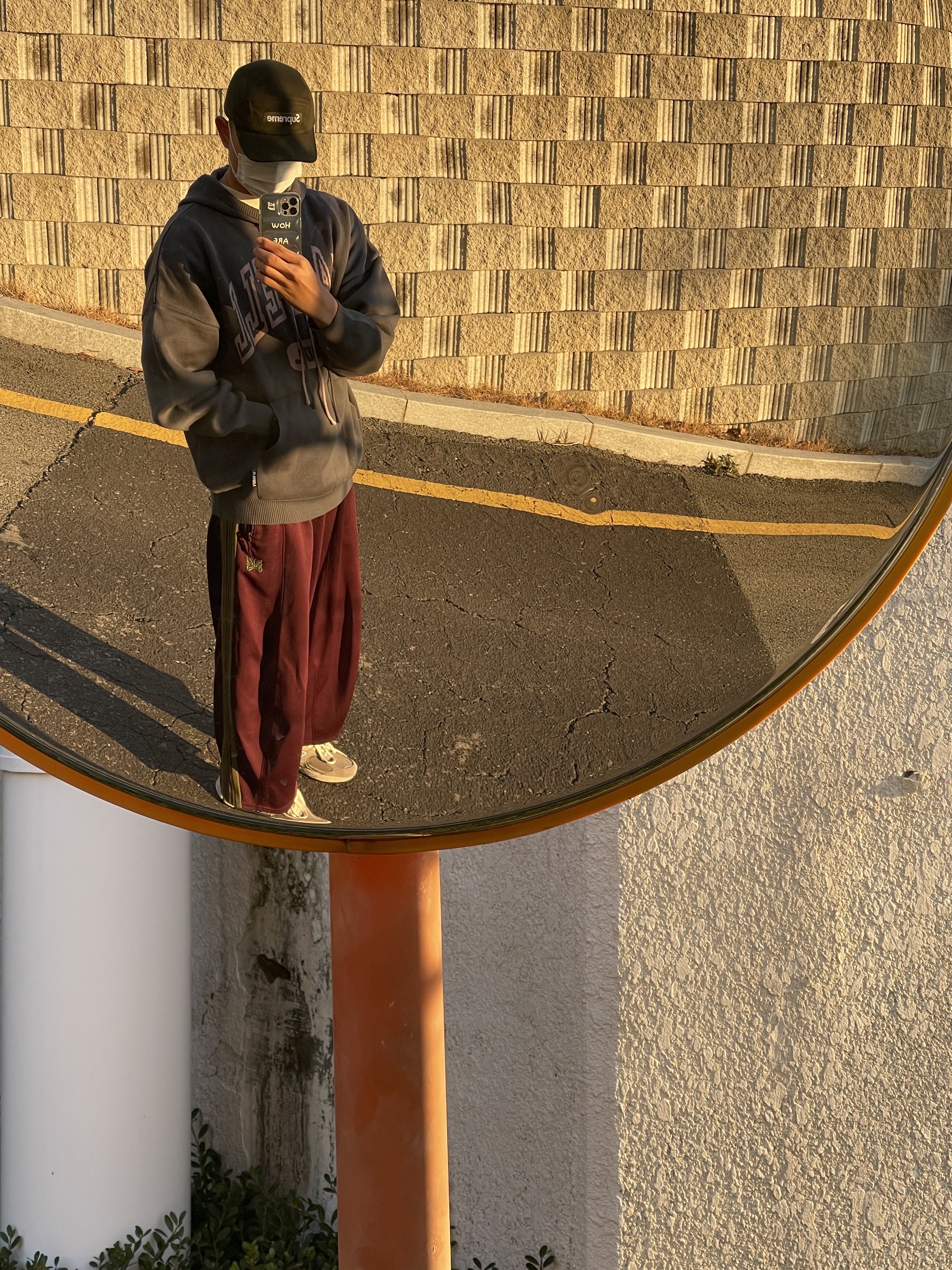 New Balance 2002R Grey, Needles H.D. Track Pants Poly Smooth Maroon 착용 스타일