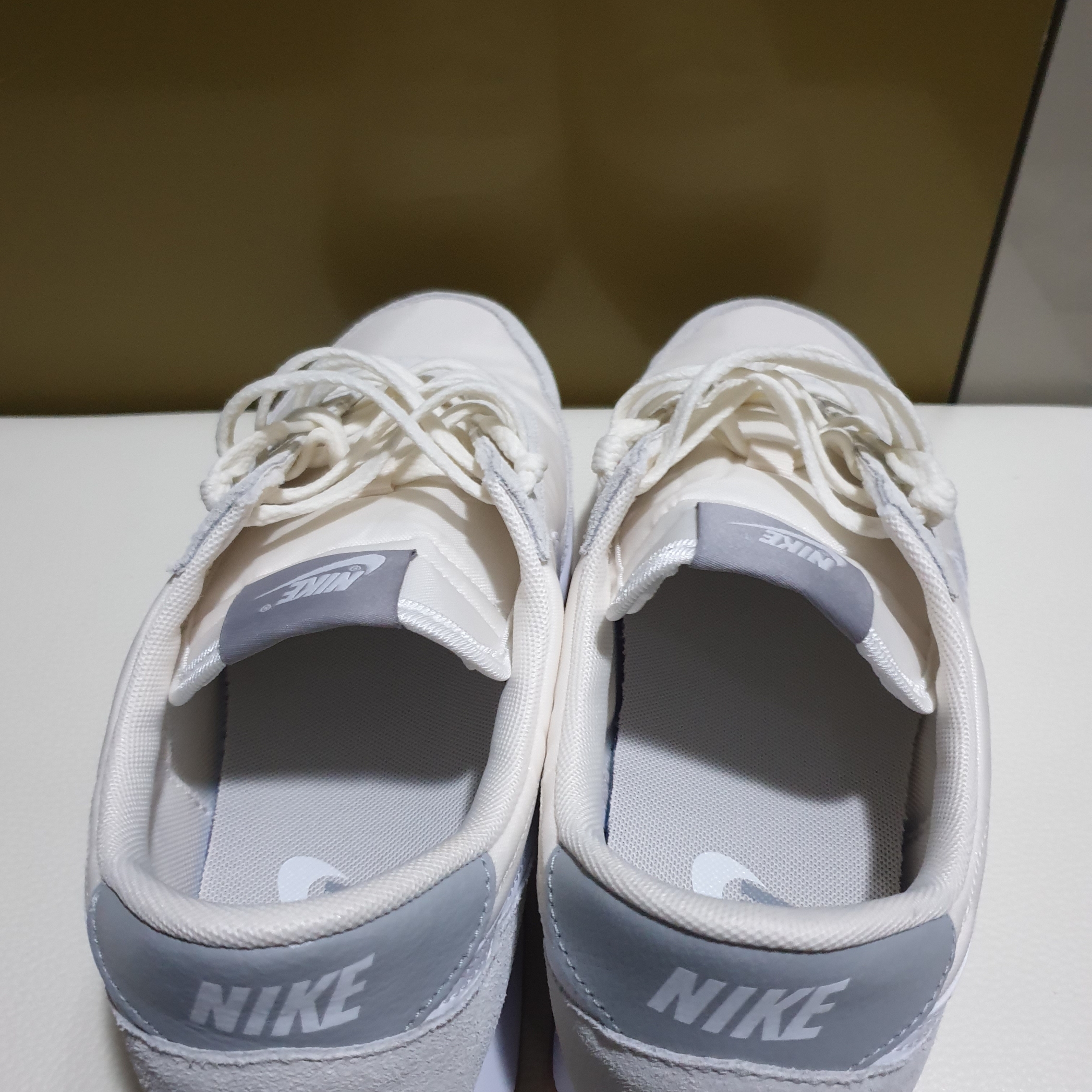 (W) Nike Daybreak Summit White 착용 스타일