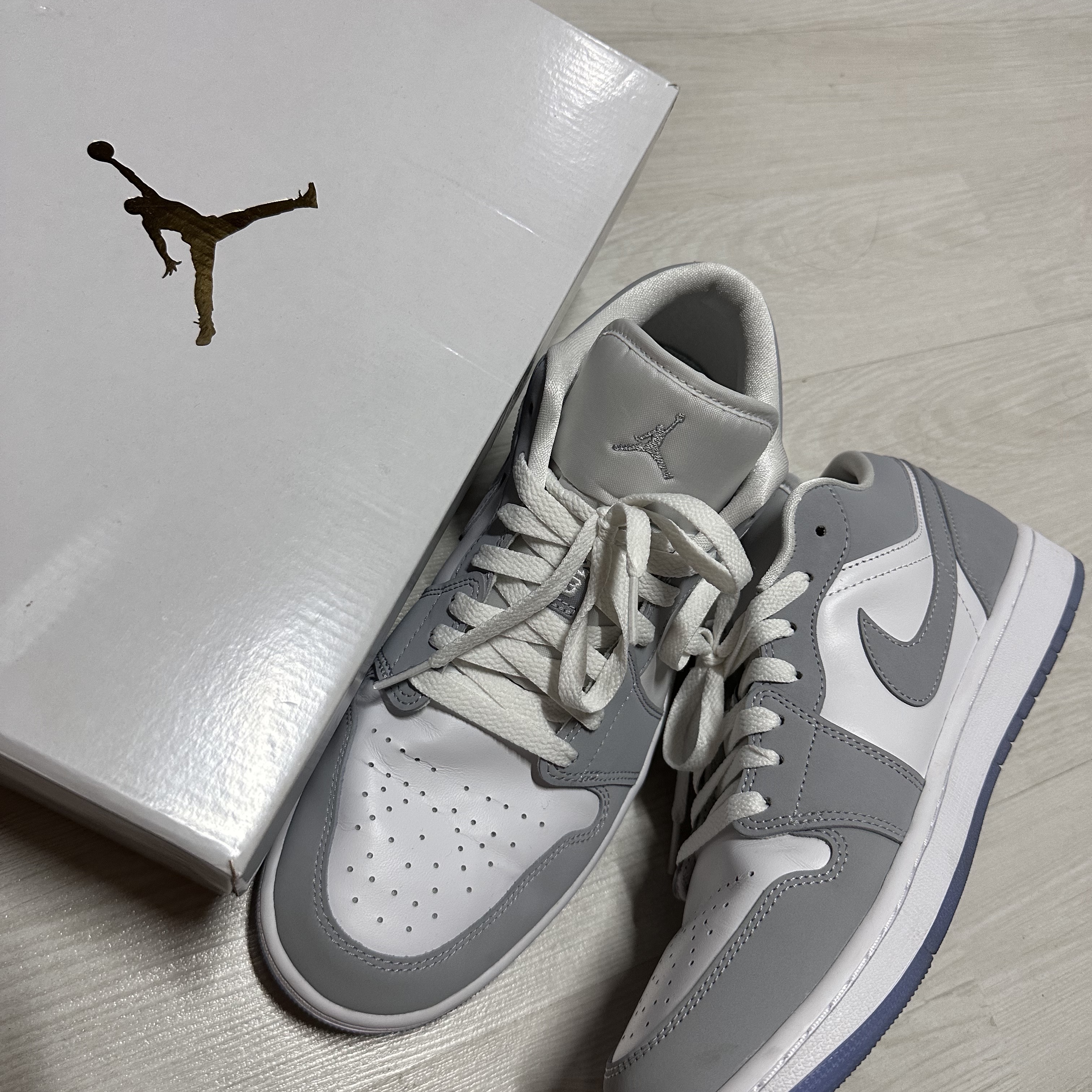 (W) Jordan 1 Low White Wolf Grey 착용 스타일