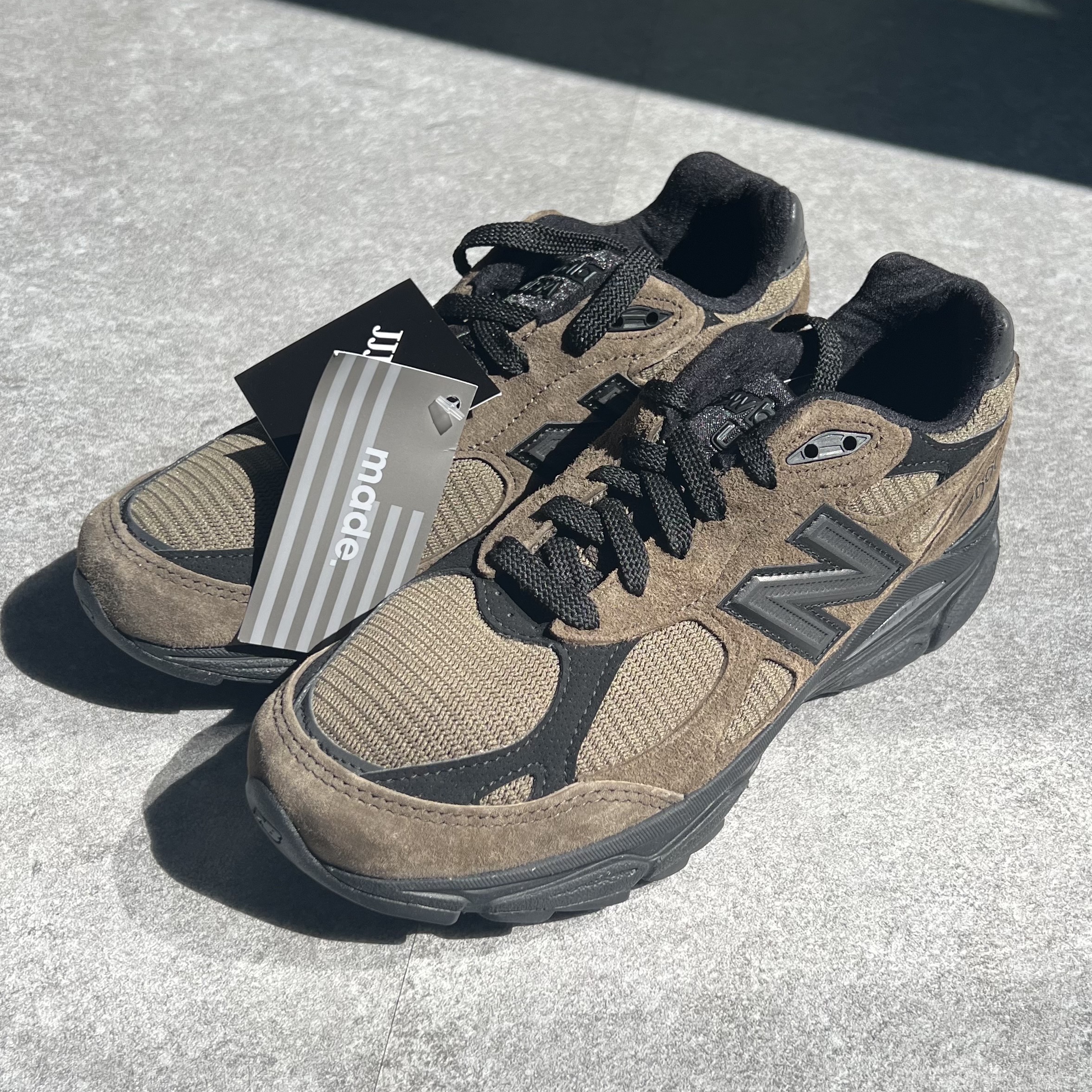 New Balance x JJJJound 990v3 Olive, New Balance x JJJJound 990v3 Brown Black 착용 스타일 - 4