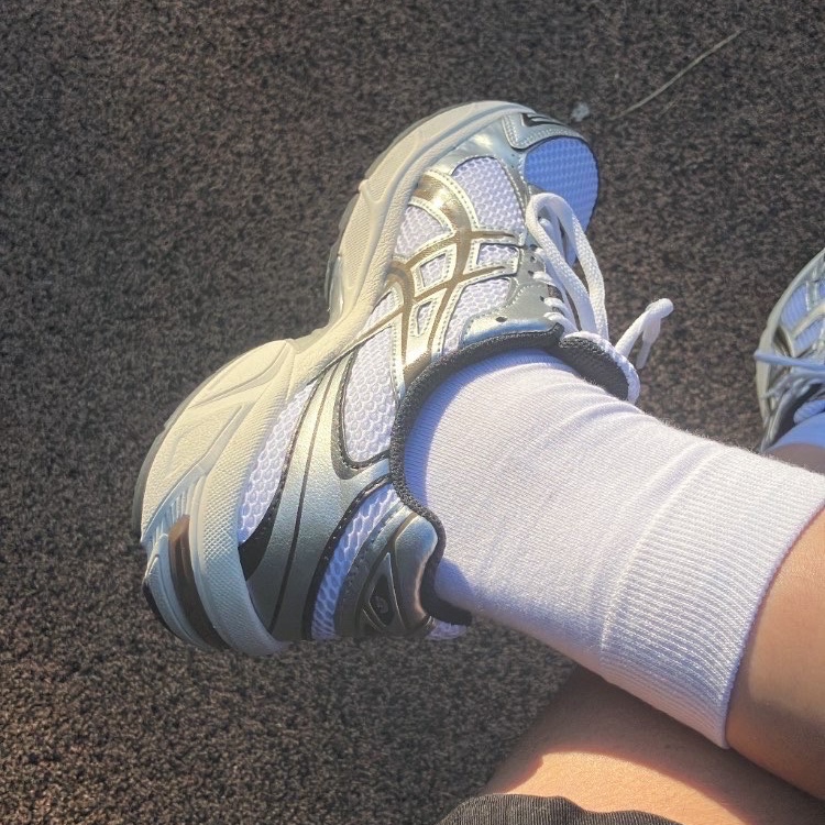 Asics Gel-1130 White Clay Canyon 착용 스타일