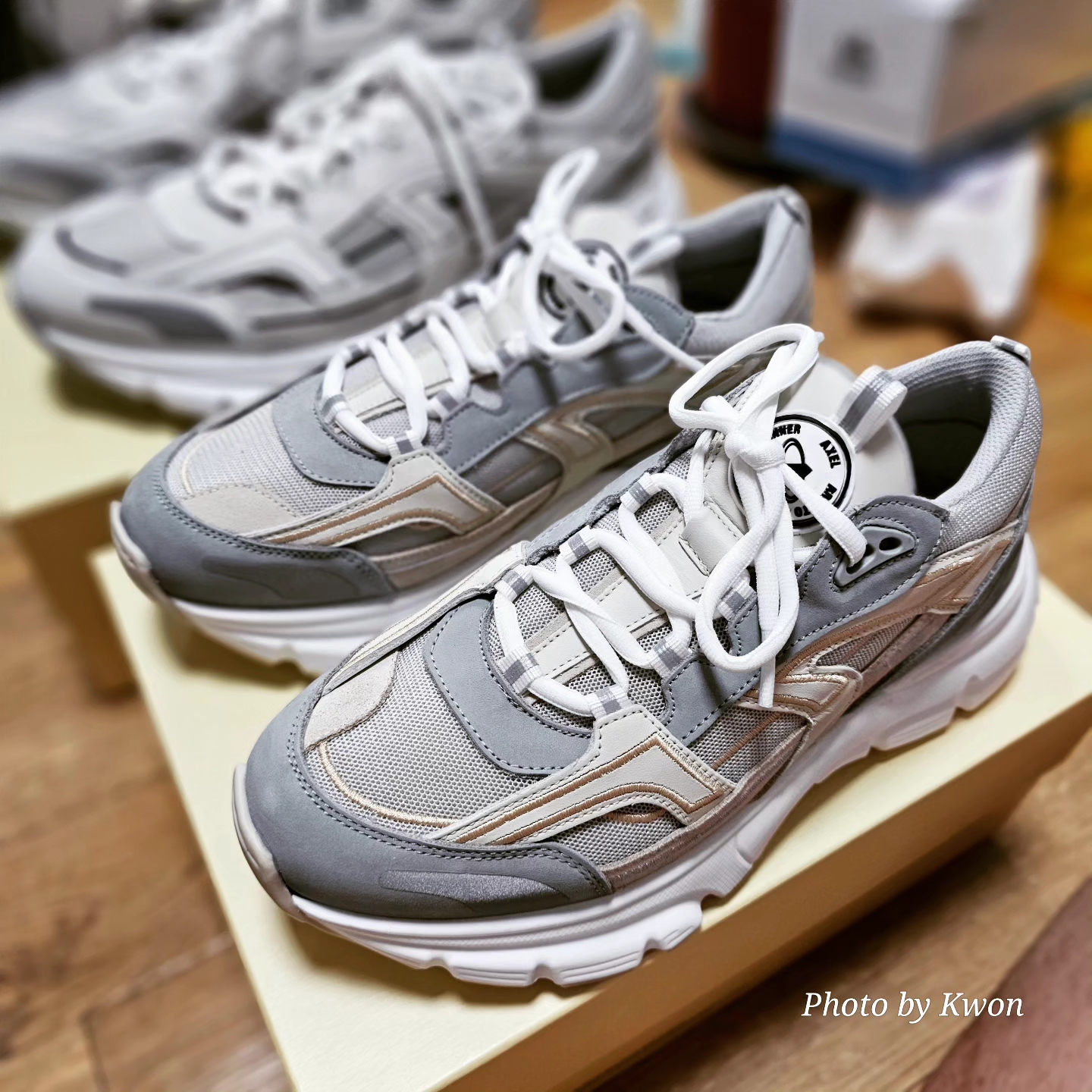 Axel Arigato Marathon R-Trail White 착용 스타일 - 2