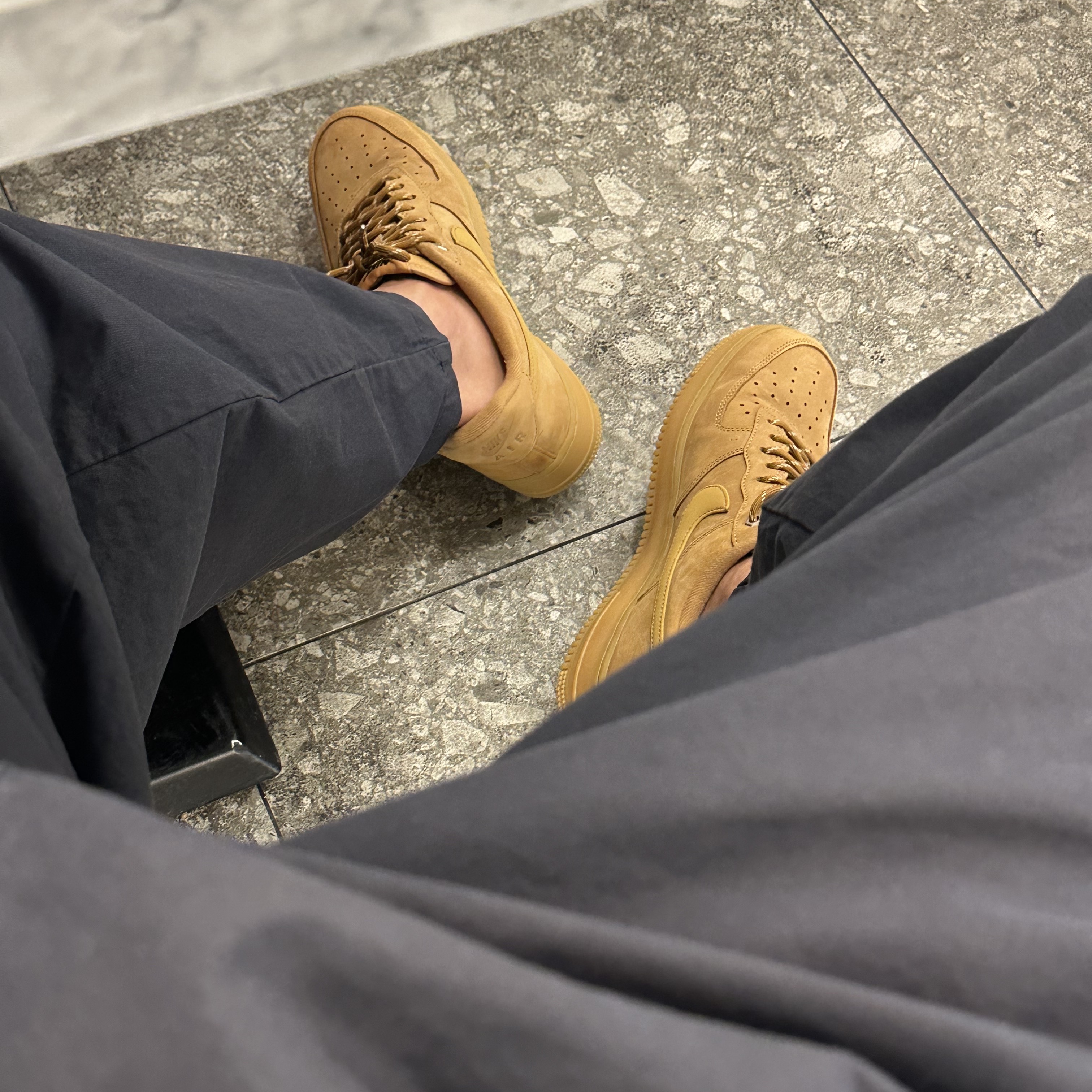 Nike Air Force 1 '07 WB Flax 착용 스타일