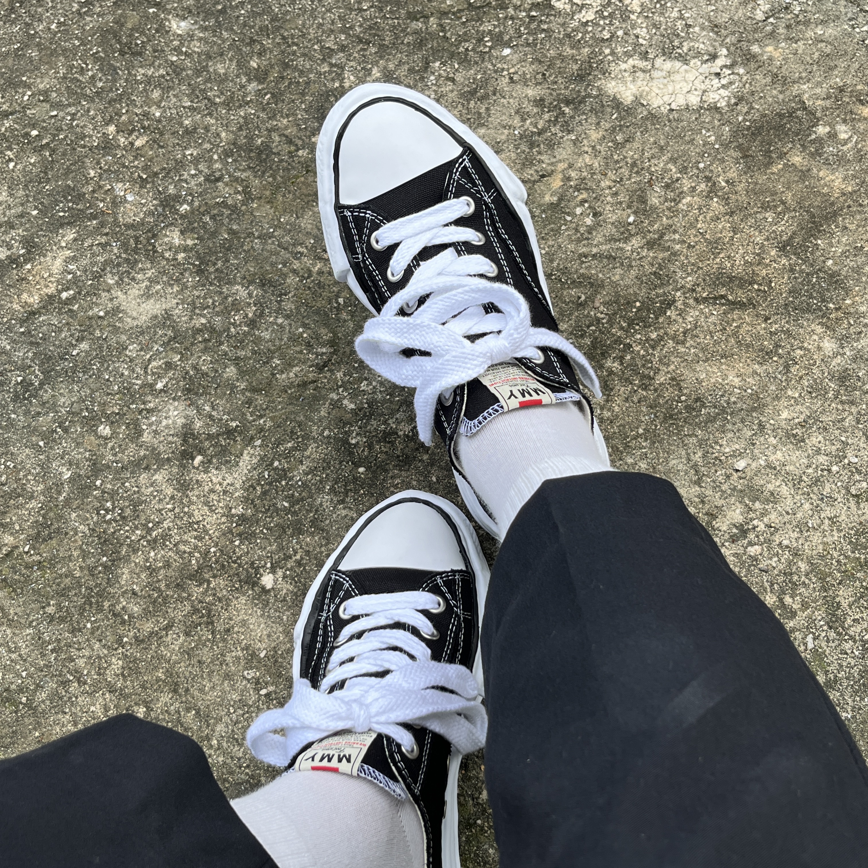 Maison Mihara Yasuhiro Peterson OG Sole Canvas Low Sneakers Black 착용 스타일