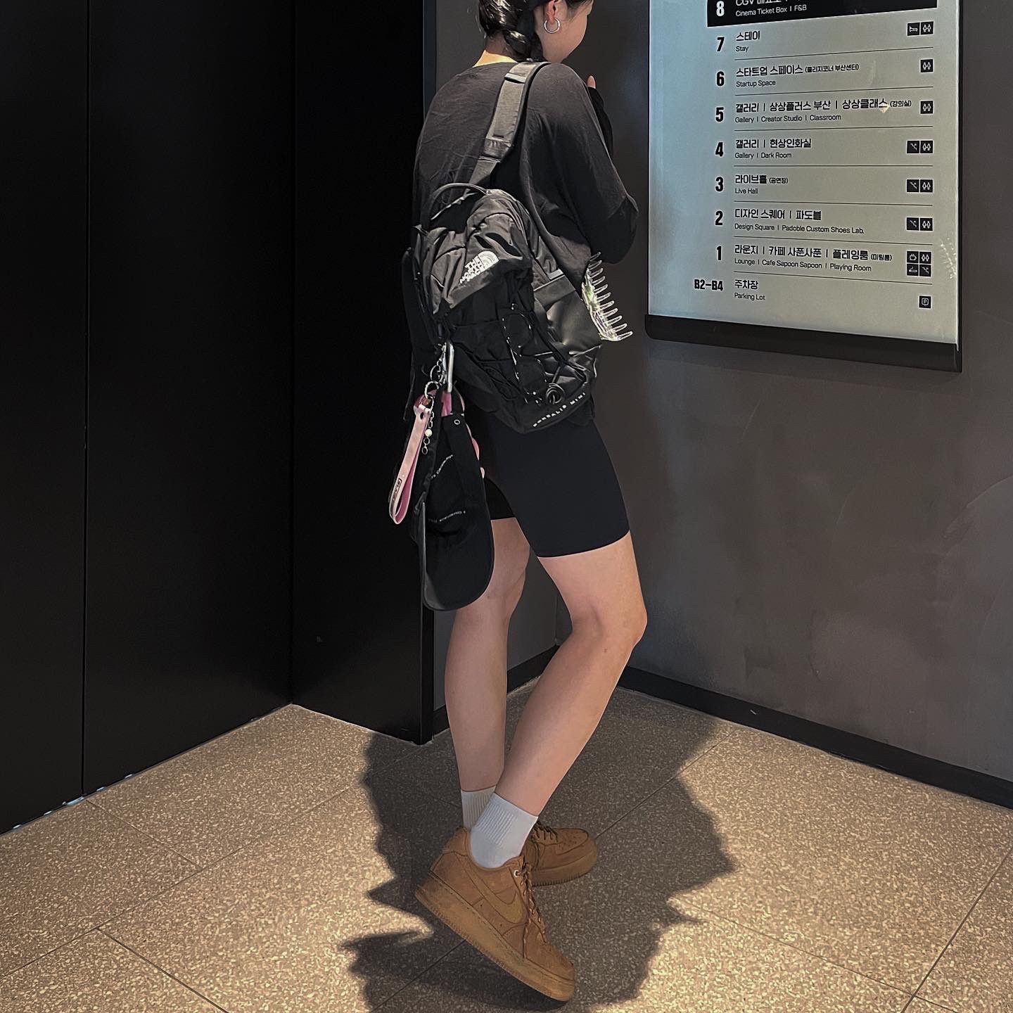 The North Face Borealis Mini Backpack Black, Nike Air Force 1 '07 WB Flax 착용 스타일 - 1