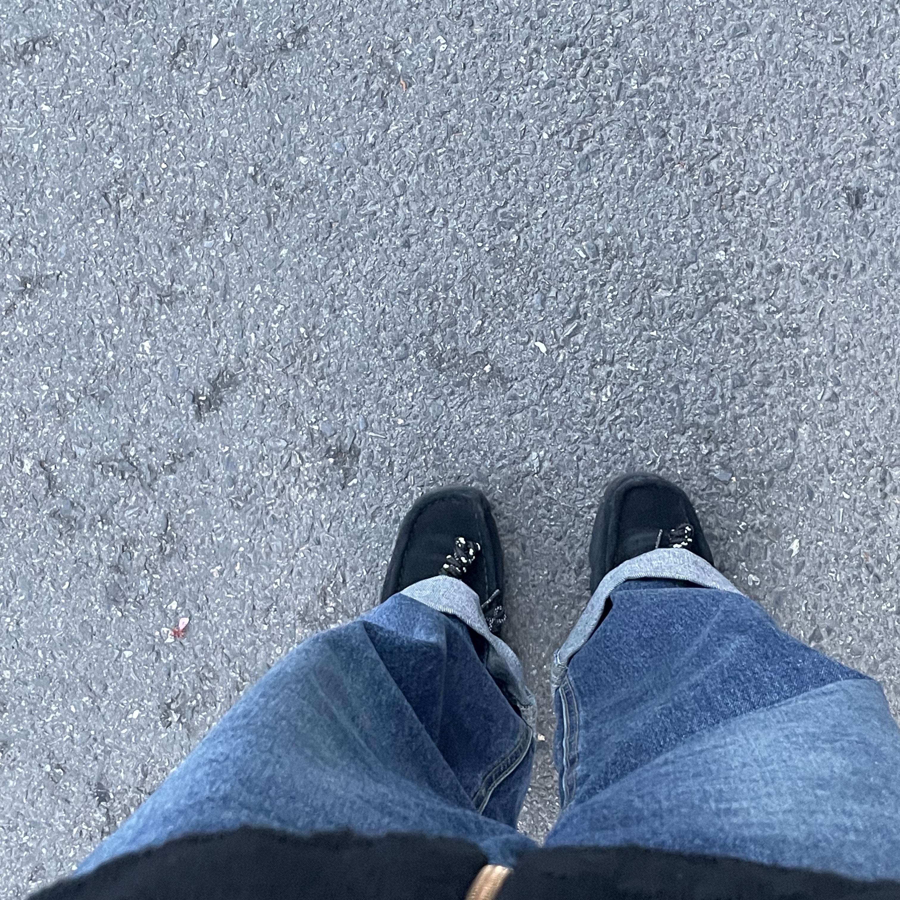 (W) Clarks Wallabee Gore-Tex Black Suede, (W) Mischief Rhombus Slouchy Jeans Indigo 착용 스타일 - 2
