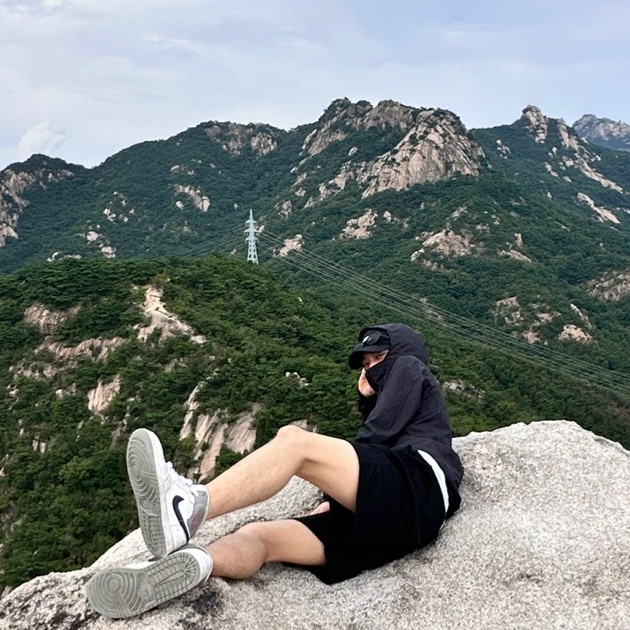 Arc'teryx Squamish Hoody Black, Jordan 1 Mid Paris 착용 스타일 - 2