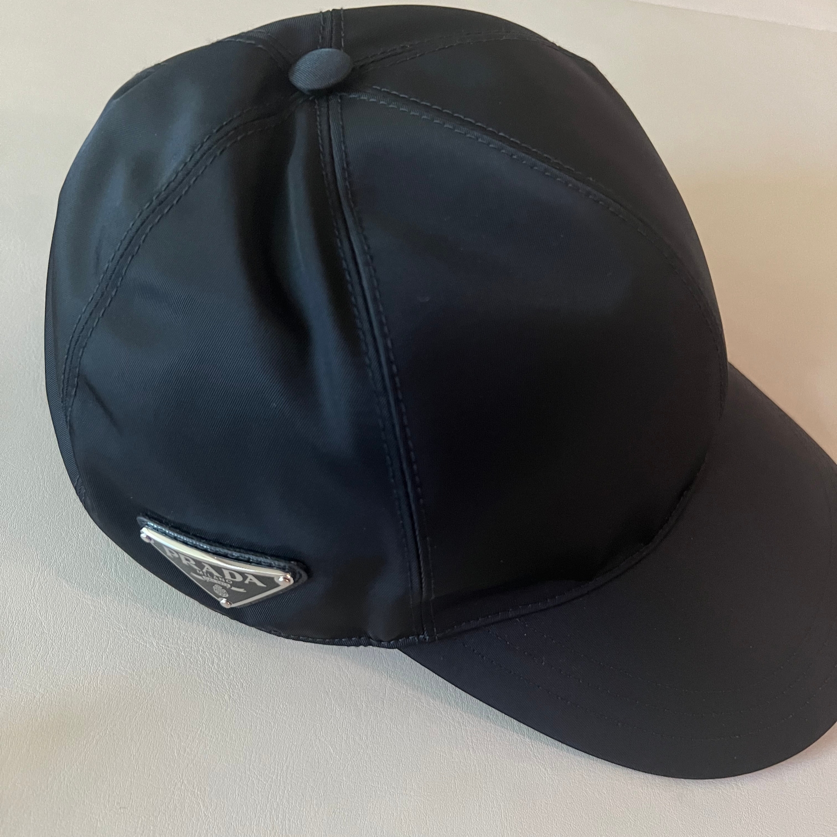 Prada Re-Nylon Baseball Cap Black 착용 스타일