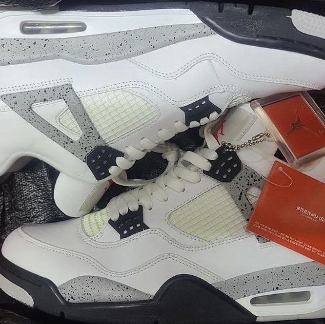 Jordan 4 Retro White Cement 2012 착용 스타일
