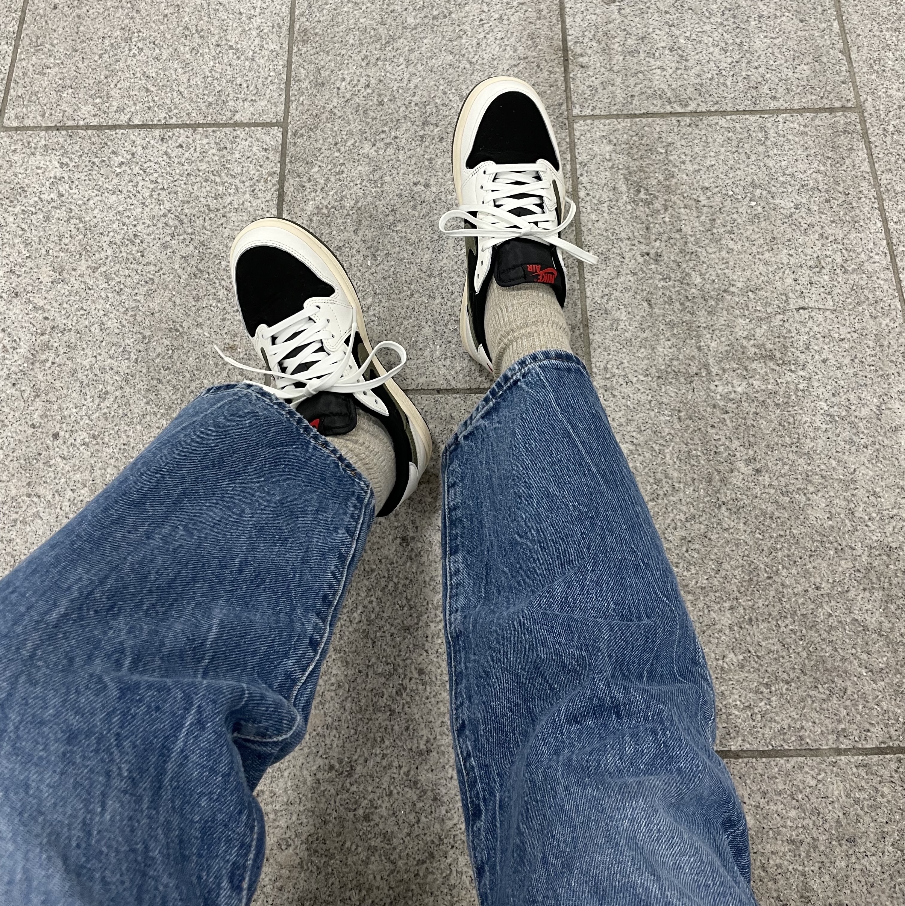 (W) Jordan 1 x Travis Scott Retro Low OG SP Medium Olive 착용 스타일