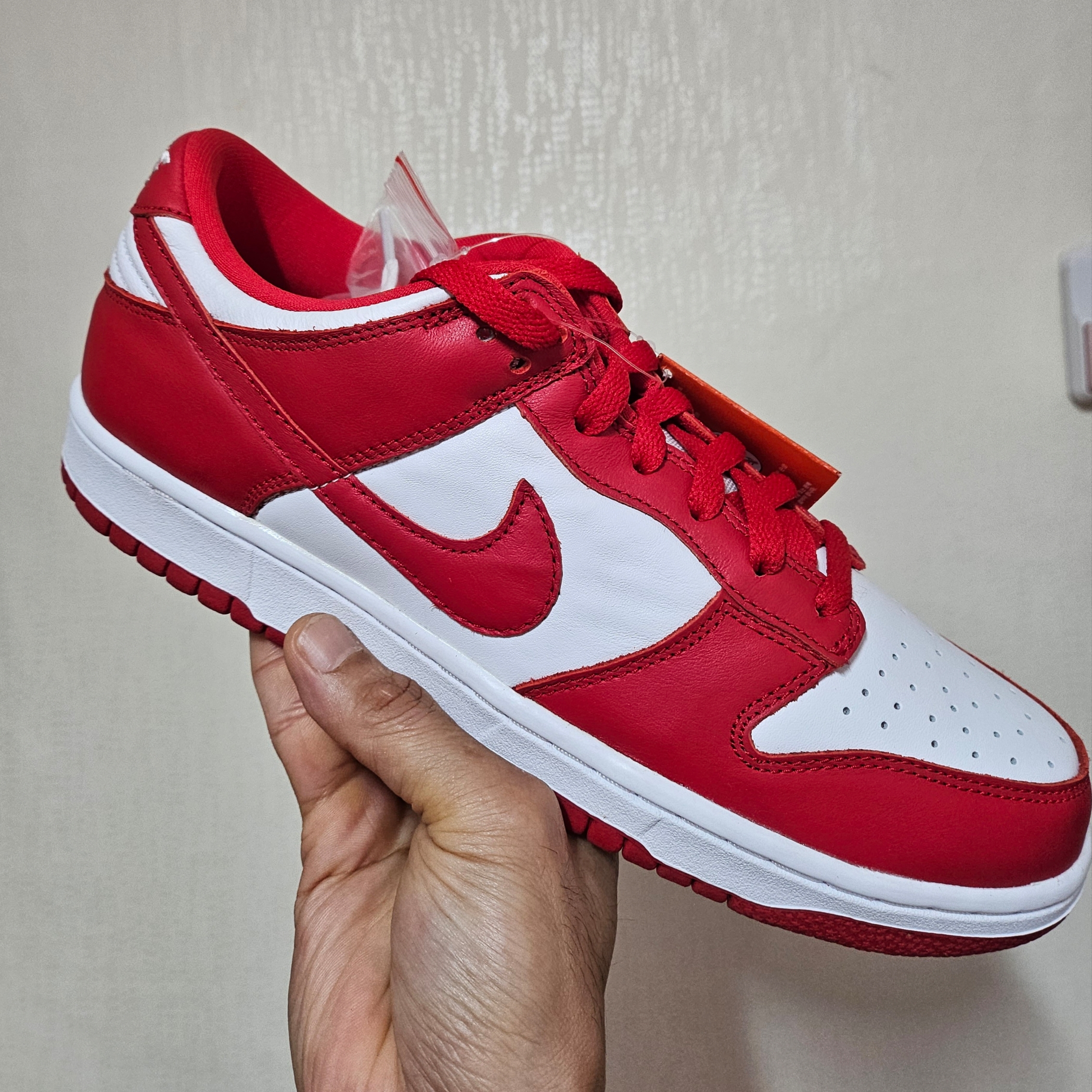 Nike Dunk Low SP White and University Red 2023 착용 스타일 - 4