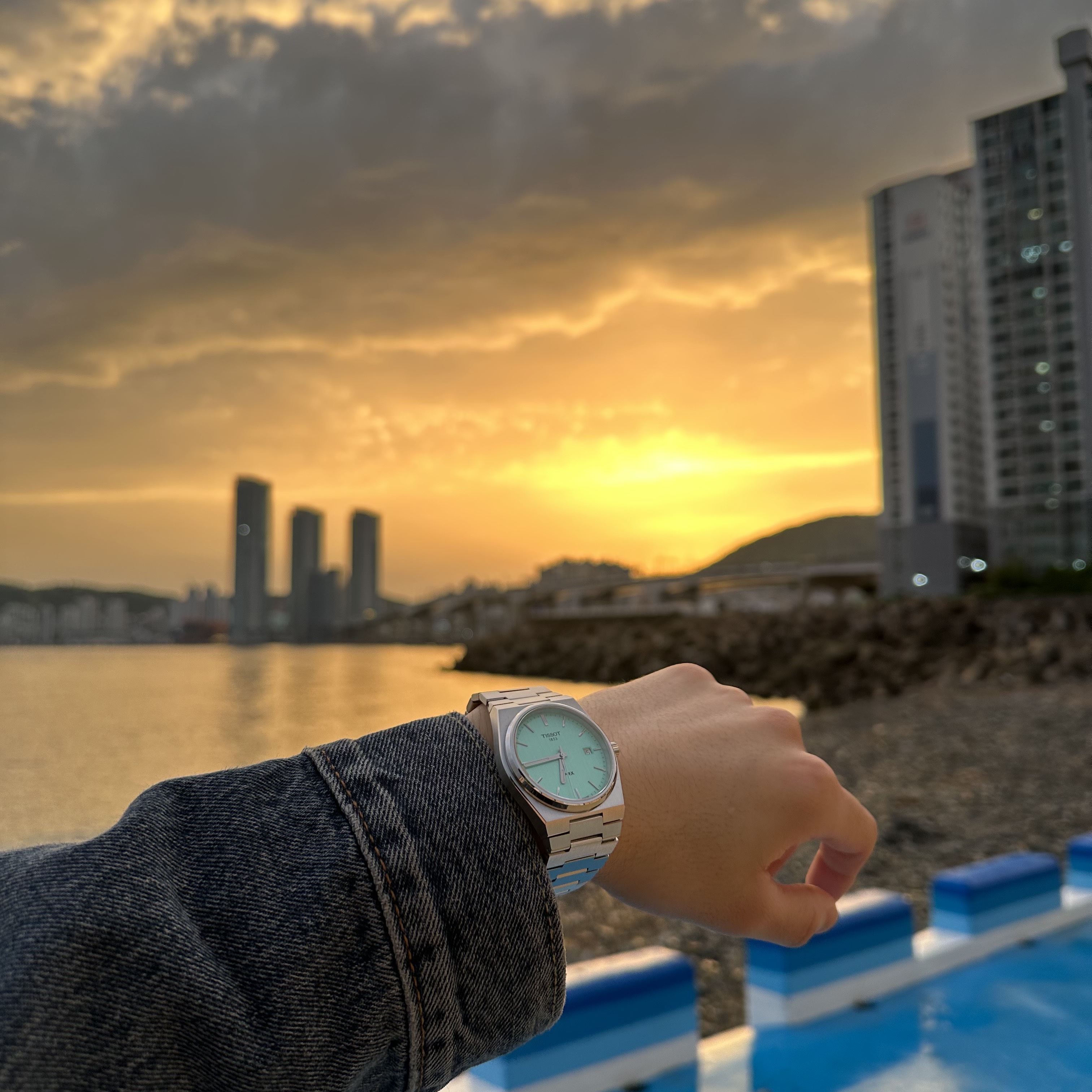 Tissot PRX 40mm Quartz Steel Light Green 착용 스타일 - 1