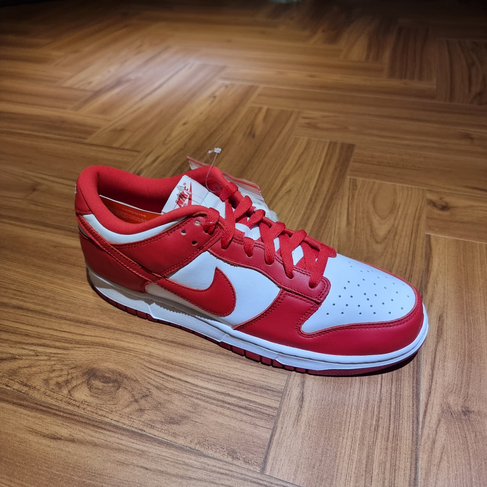Nike Dunk Low SP White and University Red 2023, Nike Dunk Low Retro Gym Red 착용 스타일 - 2