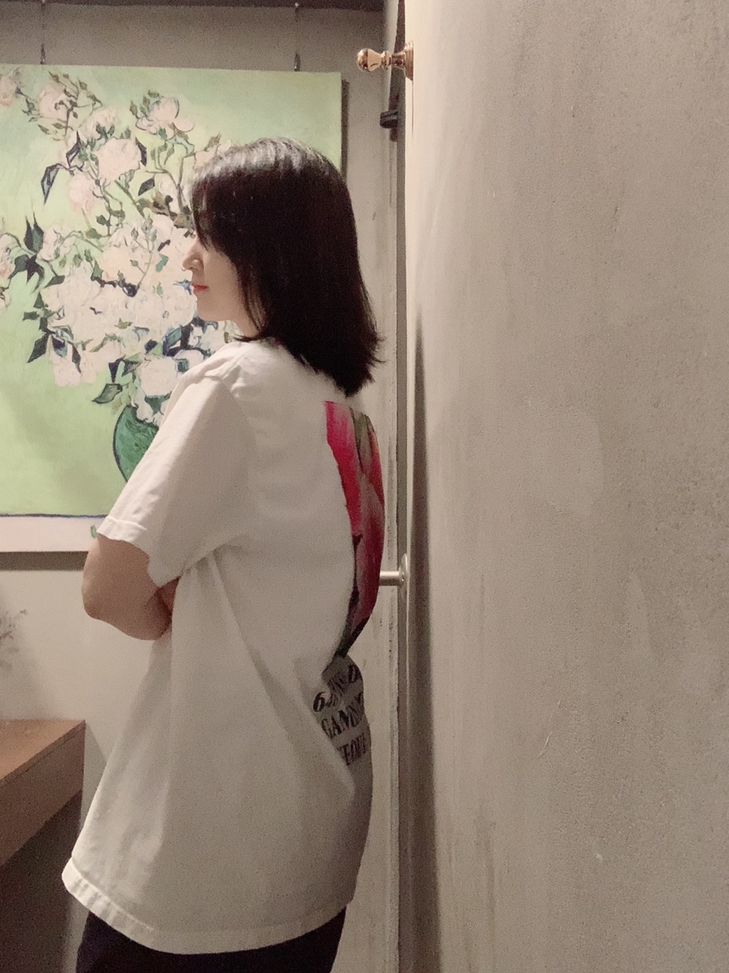 Supreme Seoul Box Logo T-Shirt White - 23FW, Converse Chuck 70 High Vintage Canvas Pink 착용 스타일 - 3