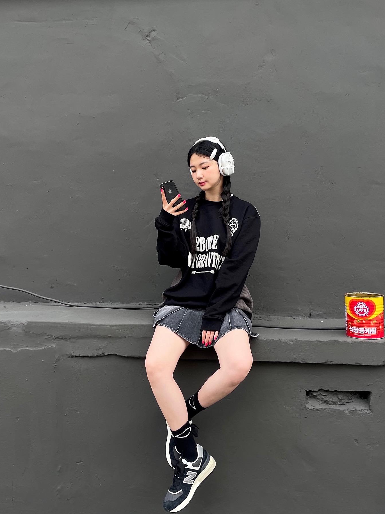 Test Artifact Era Max 002 White, Apple AirPods Max Lightning Silver (Korean Ver.) 착용 스타일 - 2