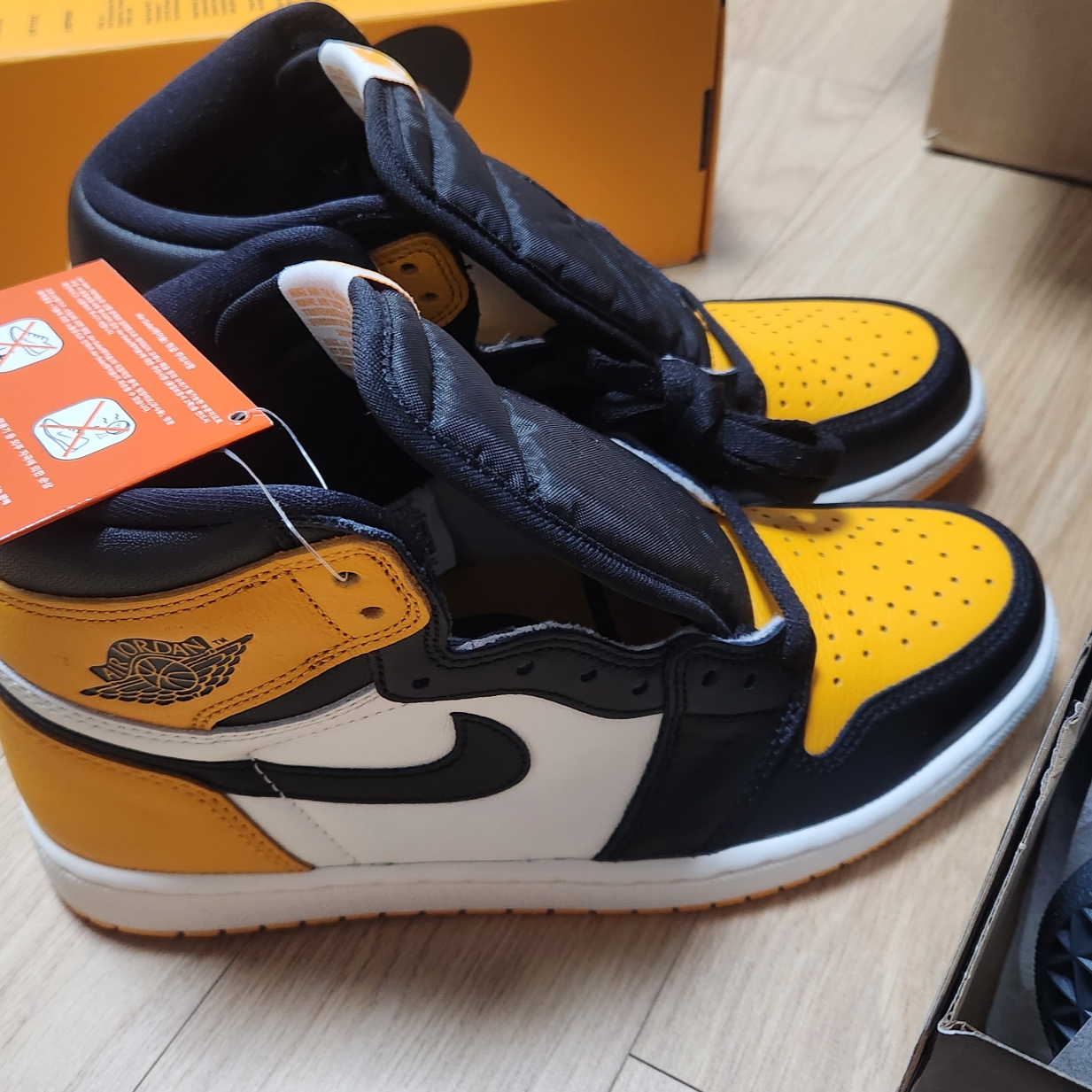 Jordan 1 Retro High OG Taxi 착용 스타일 - 2