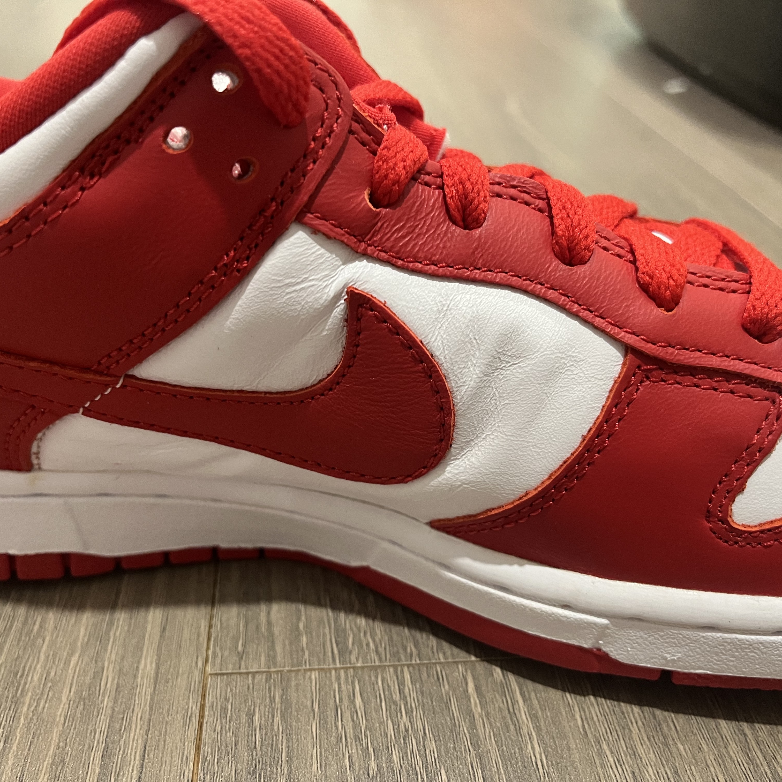 Nike Dunk Low SP White and University Red 2023, Nike Dunk Low Retro Gym Red 착용 스타일 - 5