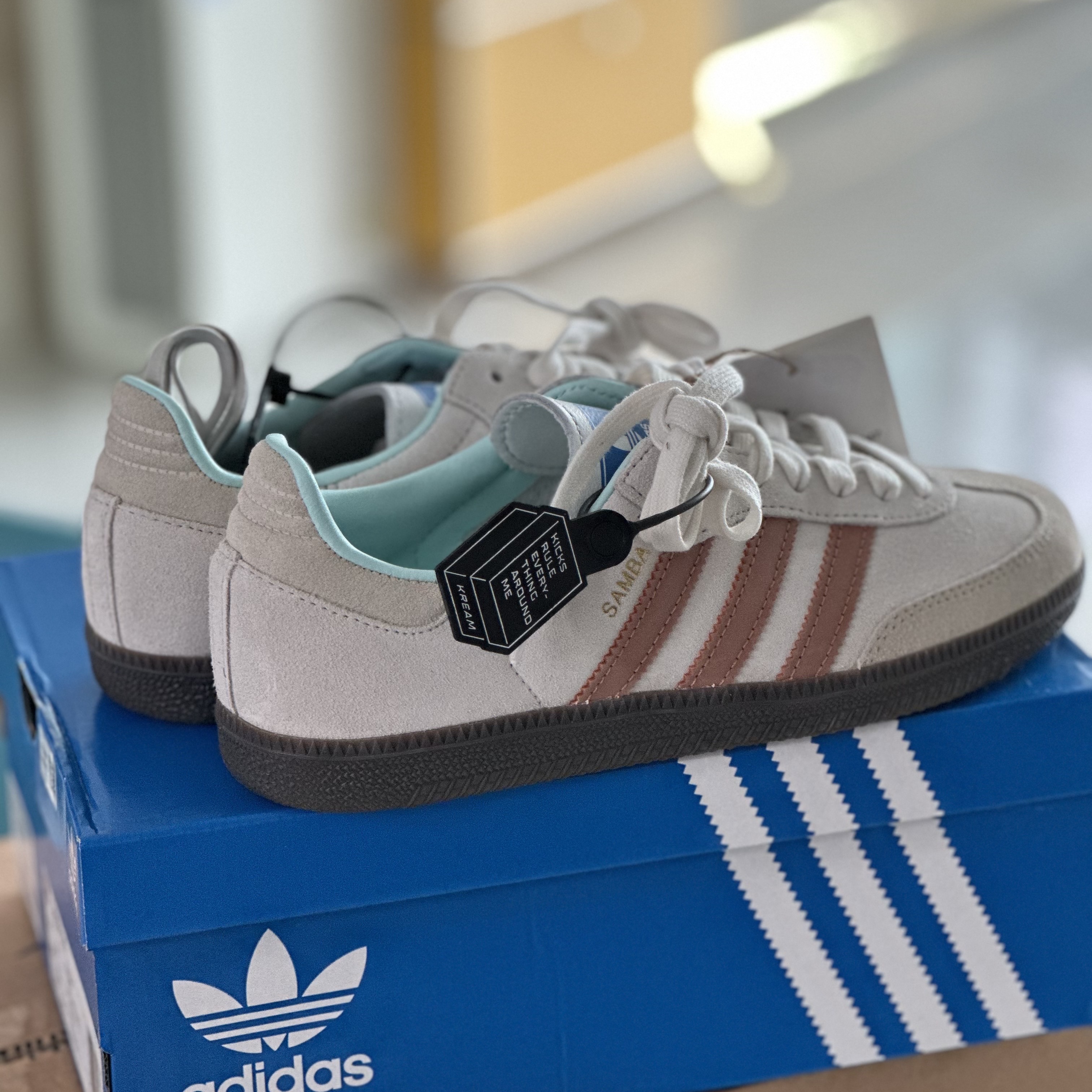 Adidas Samba OG Crystal White Clay Strata 착용 스타일 - 2