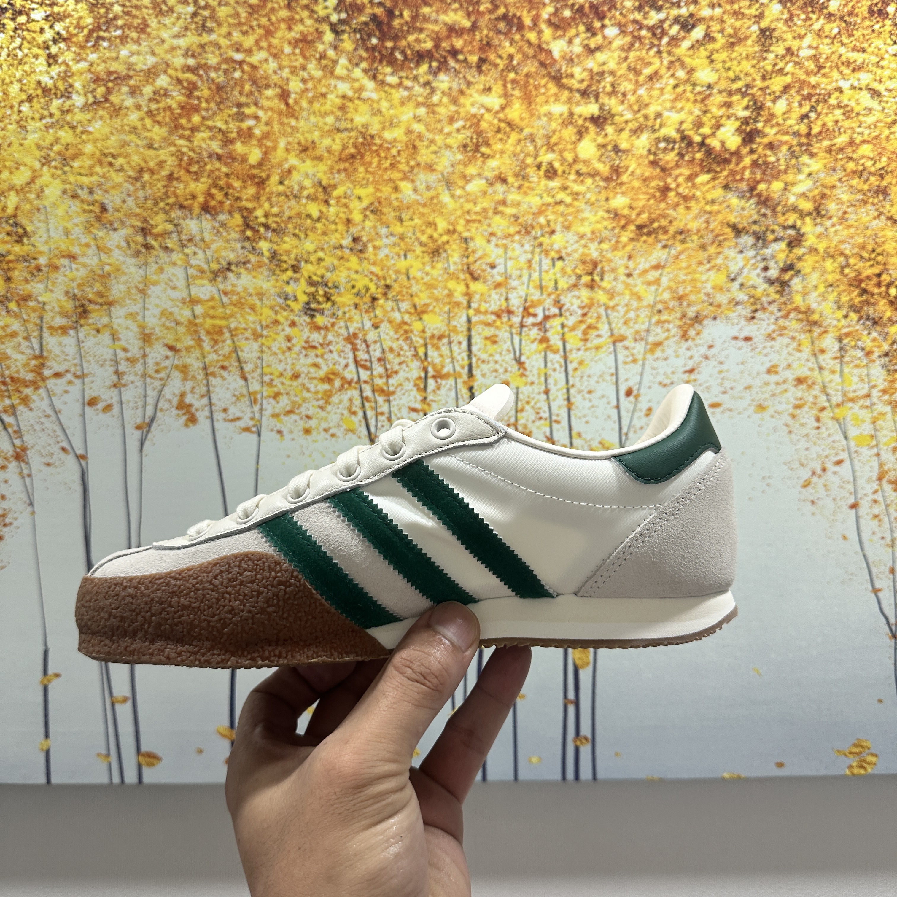 Adidas x Liam Gallagher Spezial LG II Cream White Collegiate Green 착용 스타일 - 4