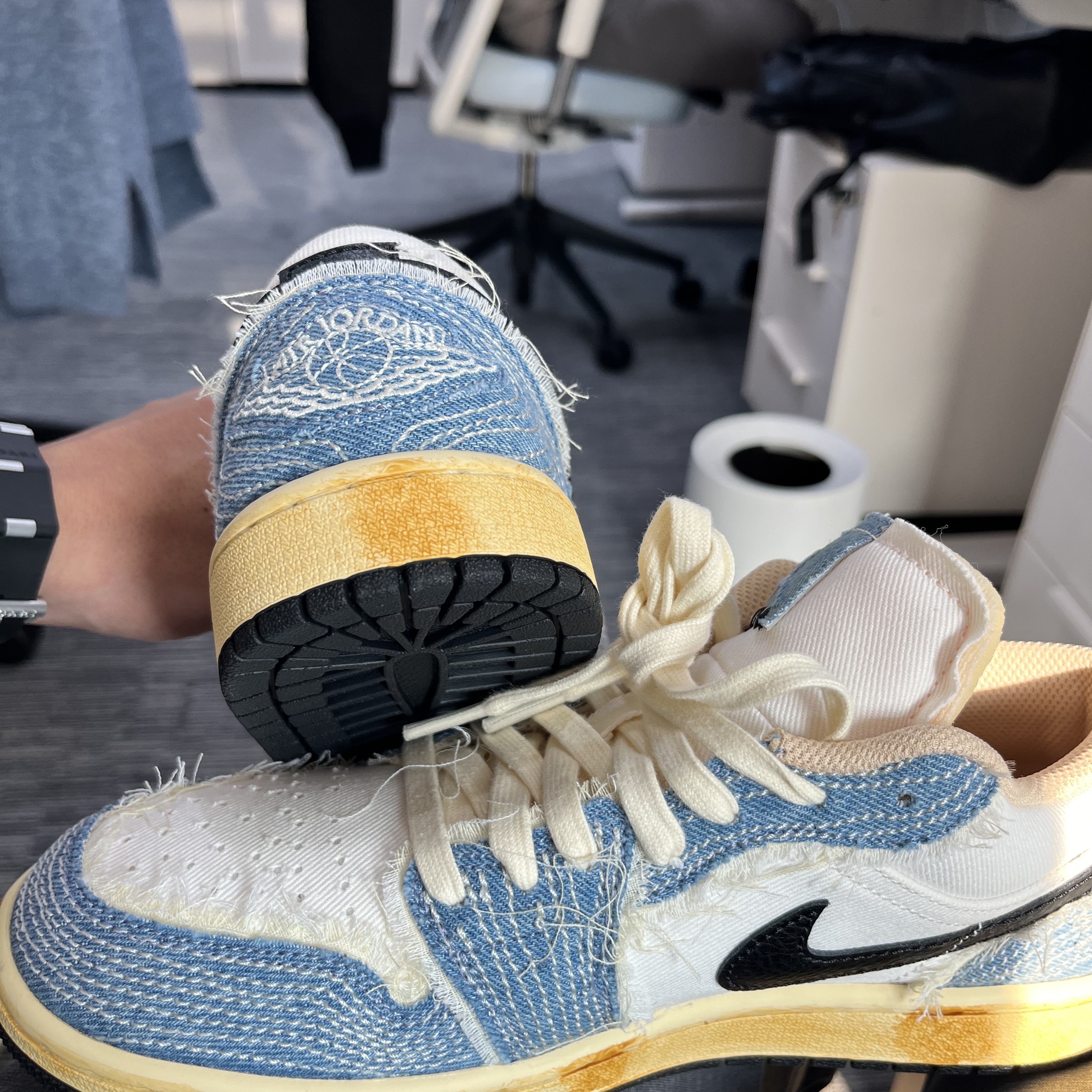 Jordan 1 Low World Make Japan 착용 스타일 - 2