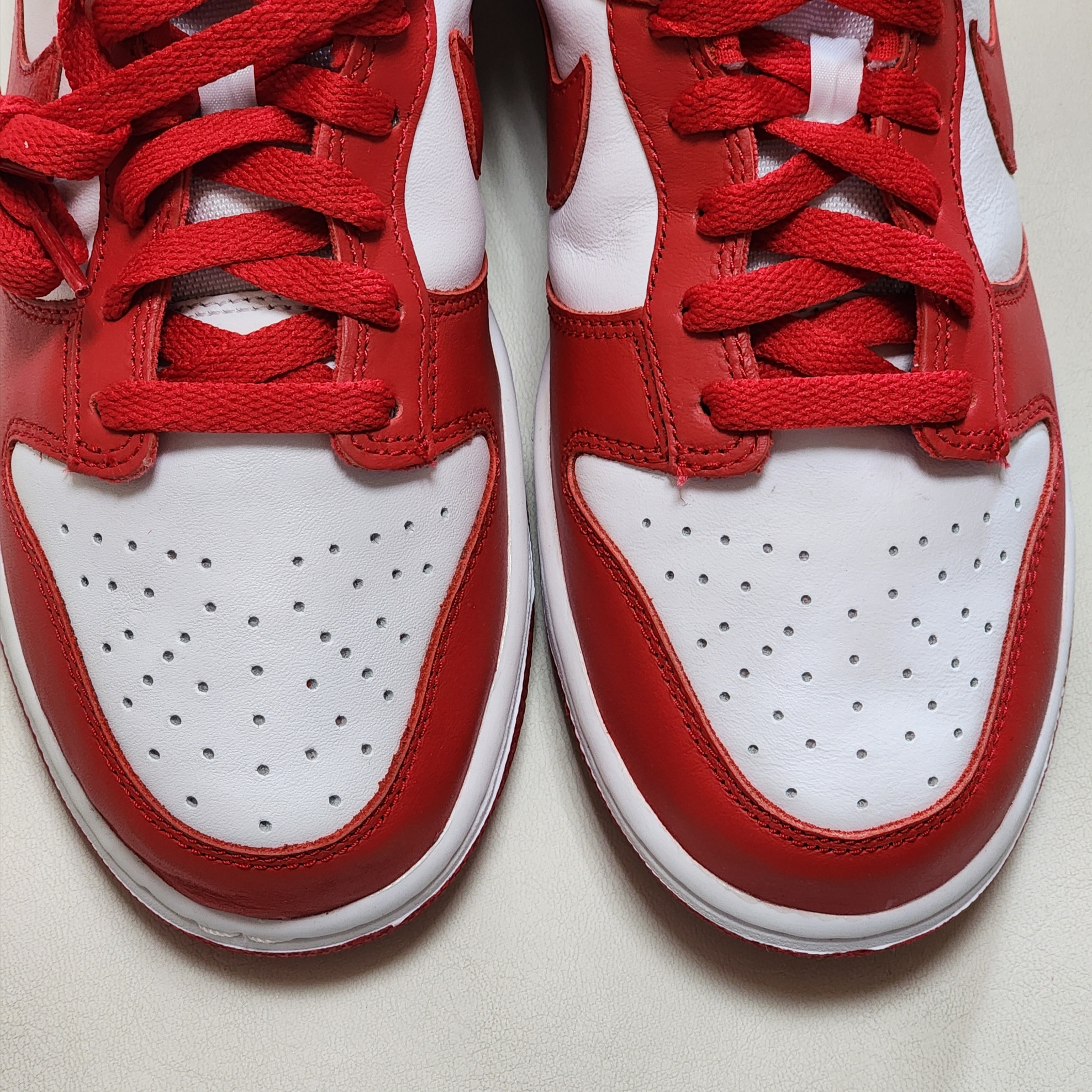 Nike Dunk Low SP White and University Red 2023 착용 스타일 - 2