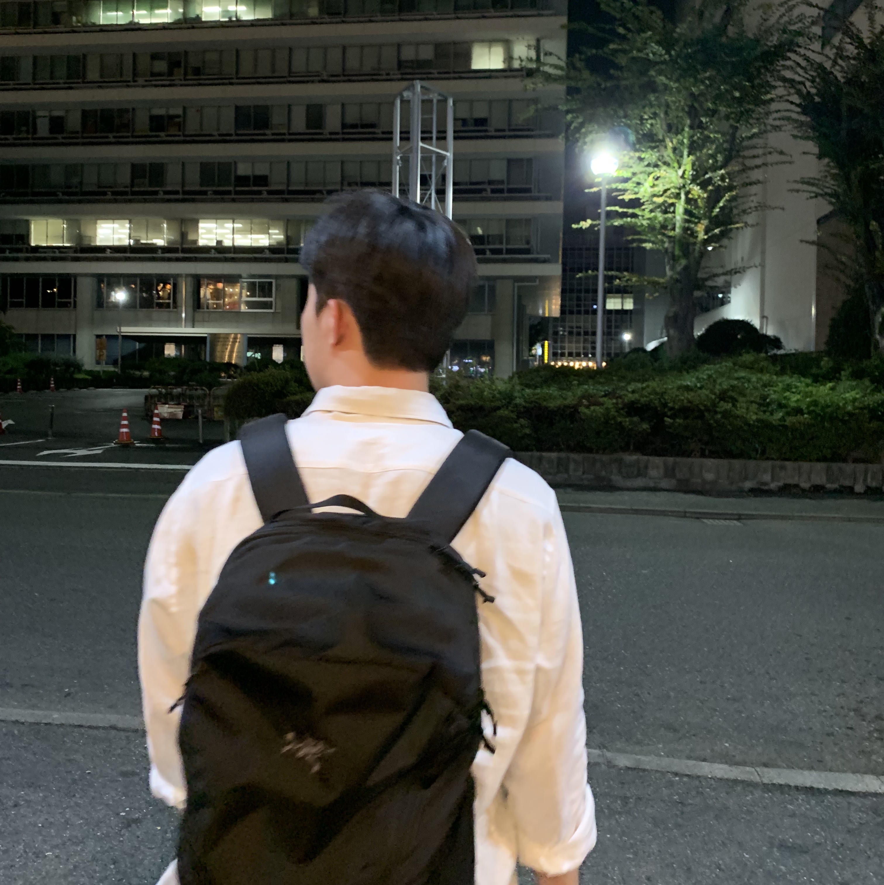 Arc'teryx Mantis 26 Backpack Black 착용 스타일 - 2