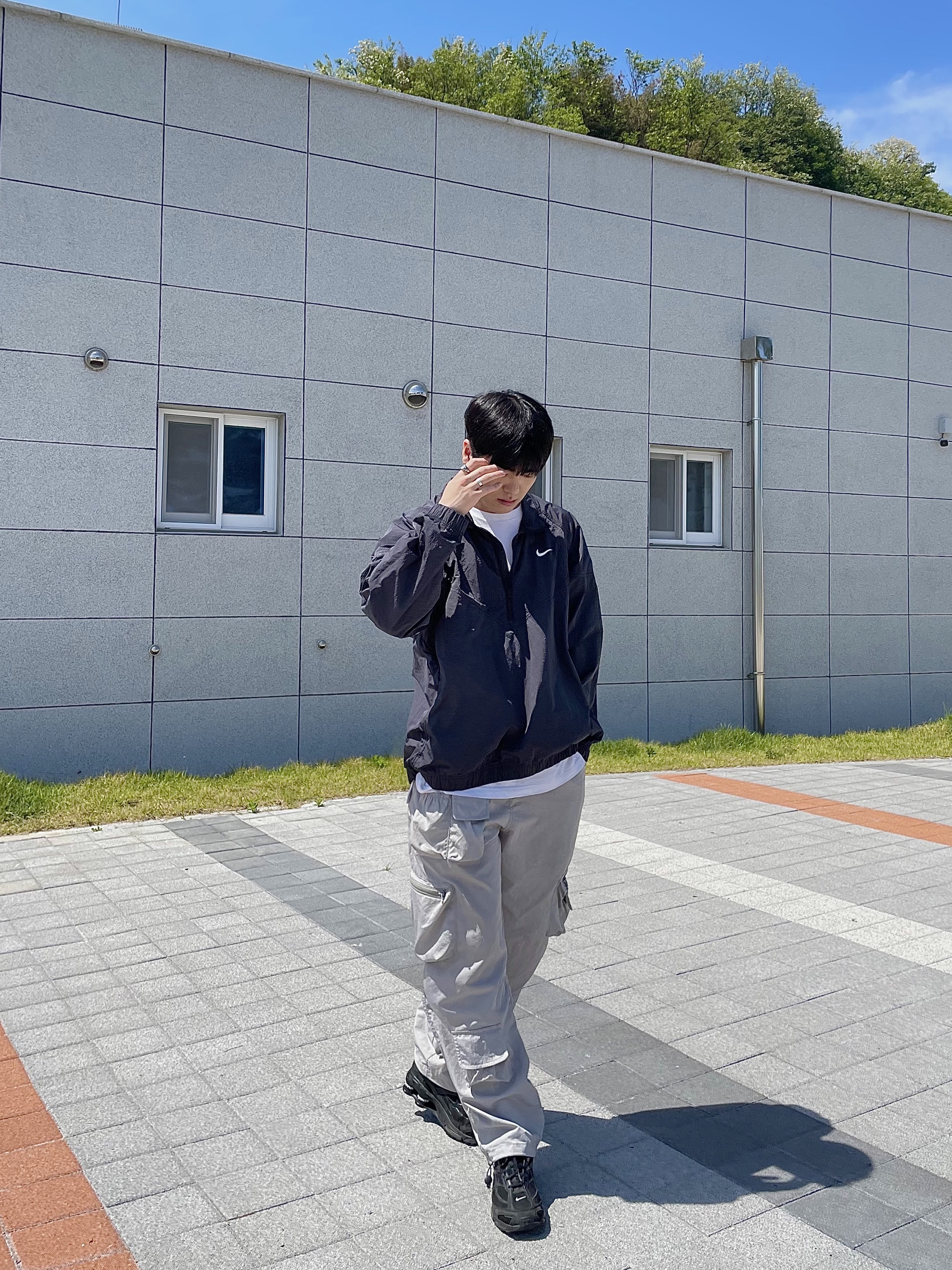 Nike x Stussy Windrunner Jacket Off Noir, Nike x Supreme Shox Ride 2 SP Black 착용 스타일 - 1